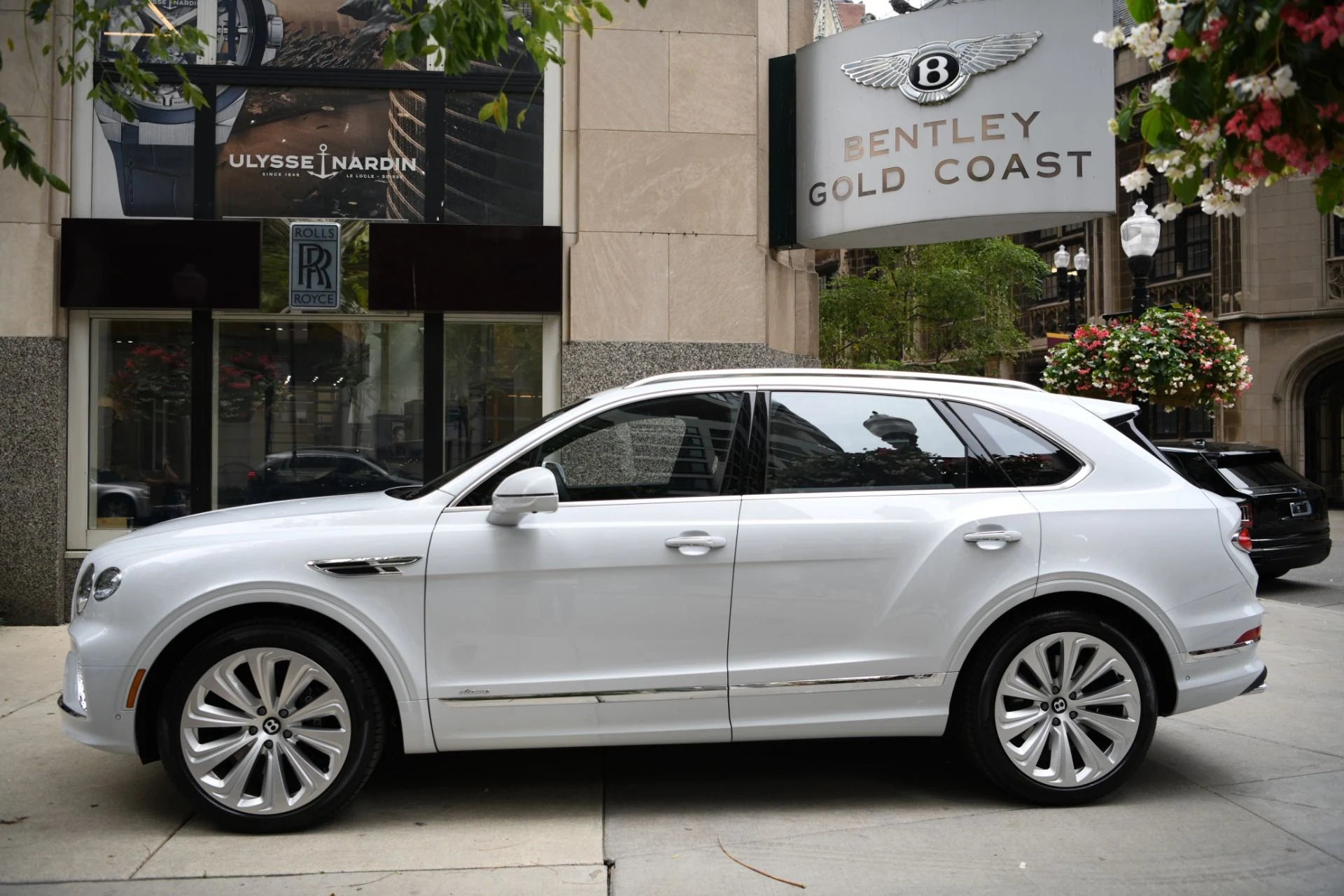 mph007_403443392_Used_2024_Bentley_Bentayga_Azure_V8_1756931538_e653af1aa3