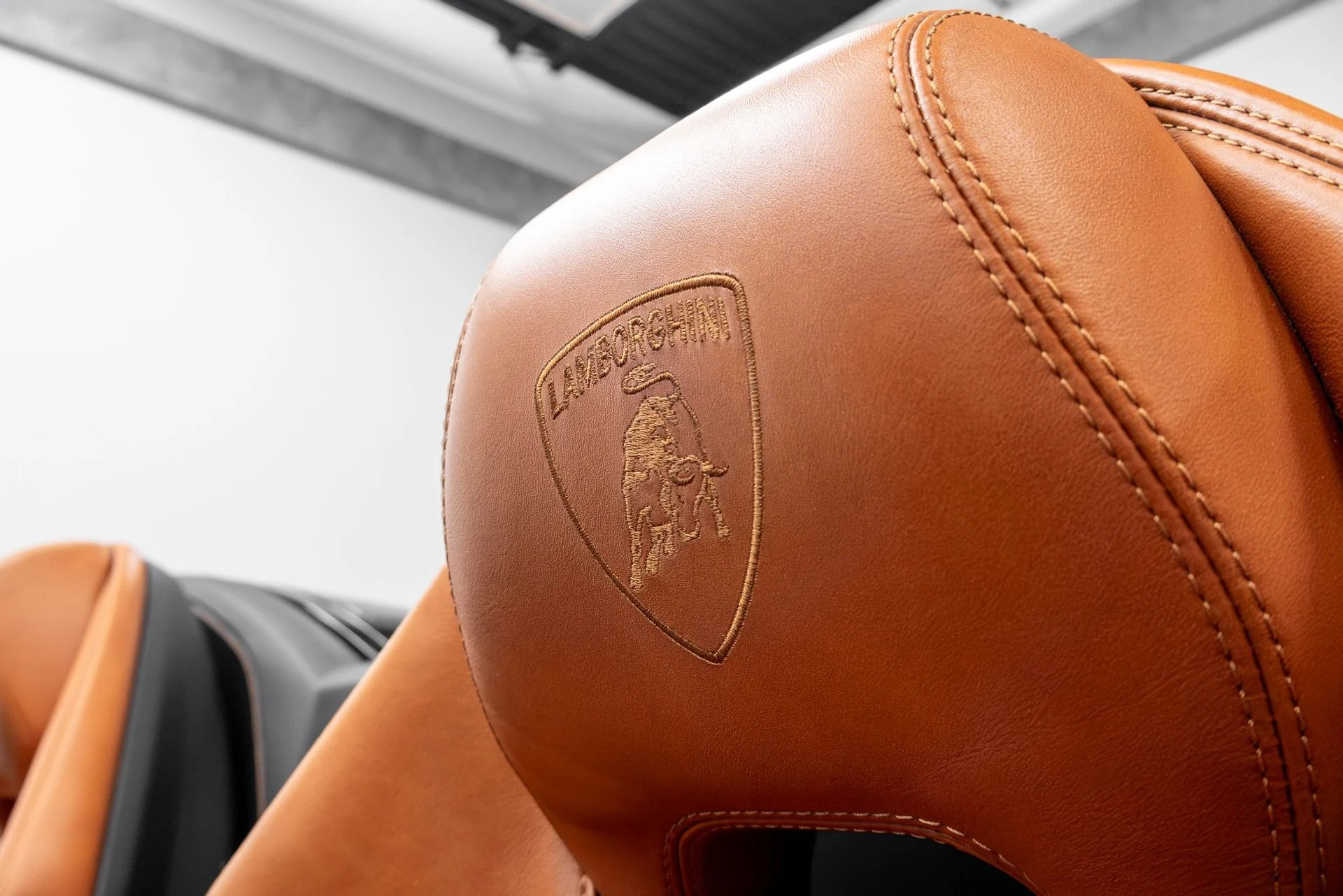 mph007_404118685_Used_2019_Lamborghini_Huracan_LP_580_2_S_1778195053_cd58657017
