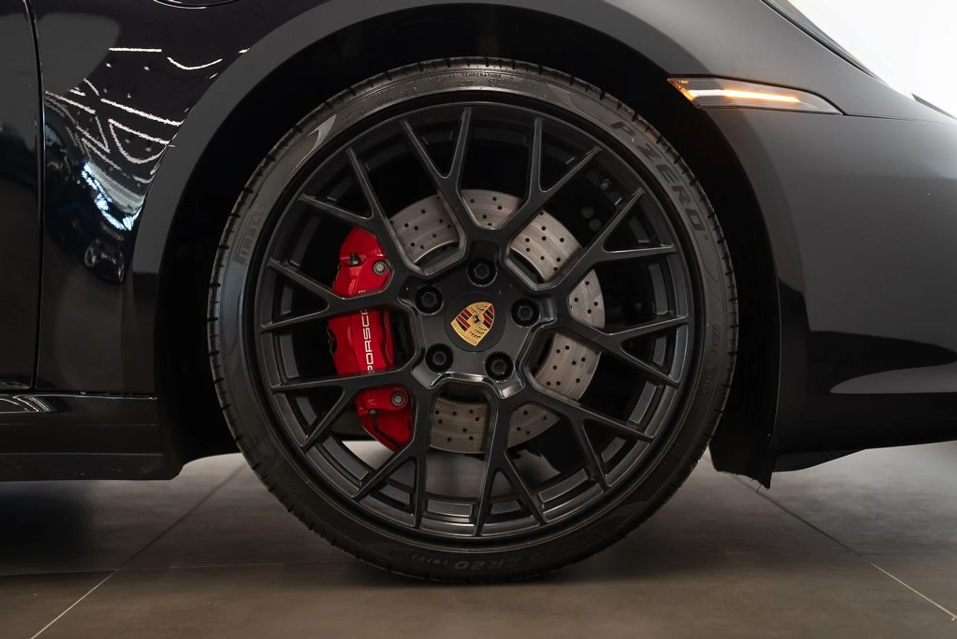 mph007_4042770175_porsche_911_2022_jpg_v_1780407122_50ad37a65f