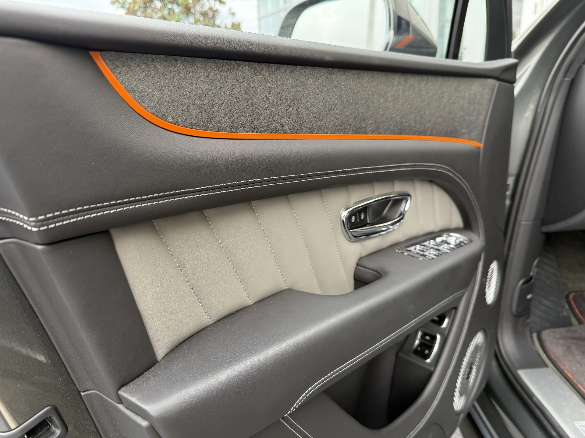 mph007_404541579_314048412d3eba40ffd97e55ff660350x_c89c3a781c