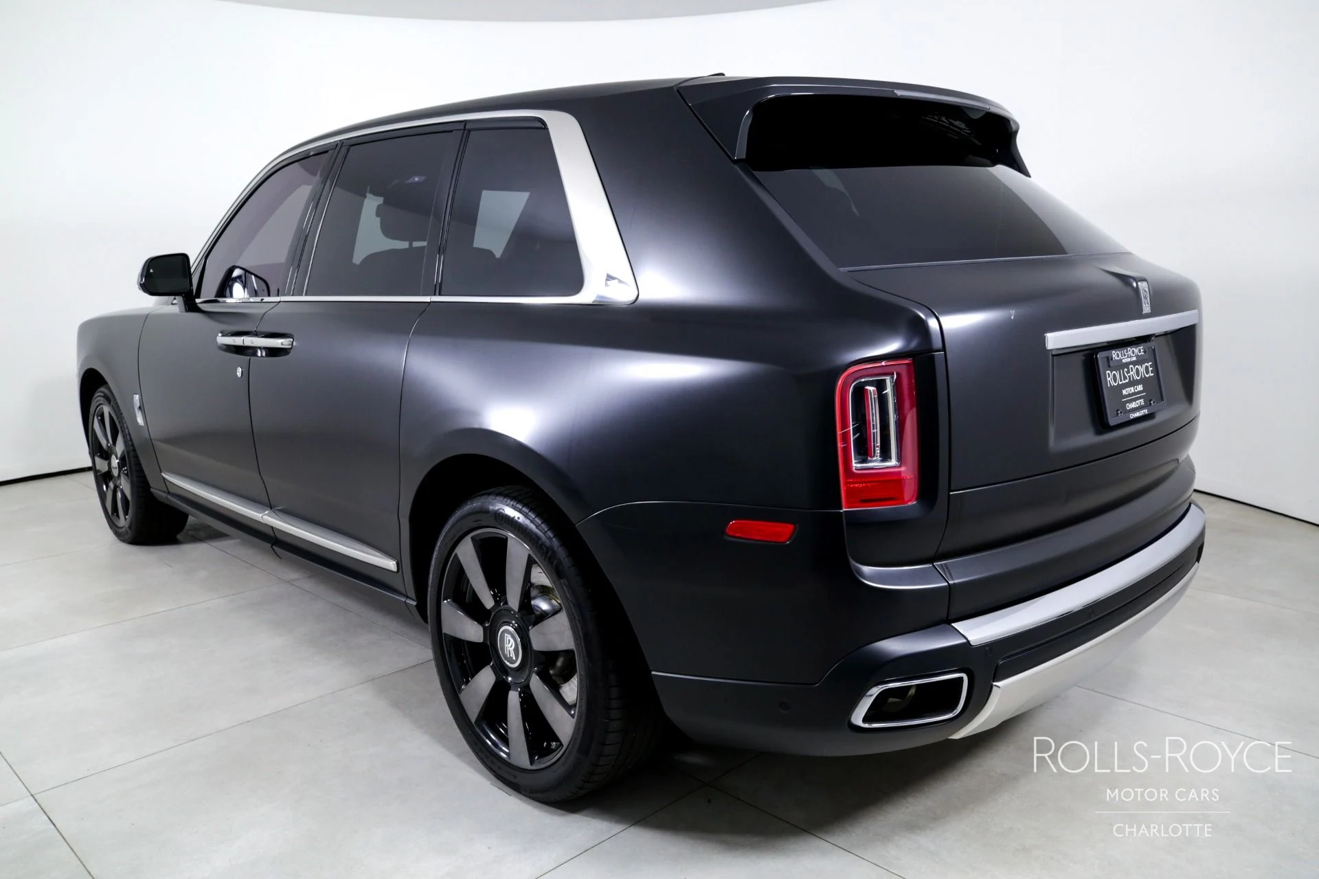 mph007_4048342302_Used_2023_Rolls_Royce_Cullinan_1749155618_bcbf4cc259