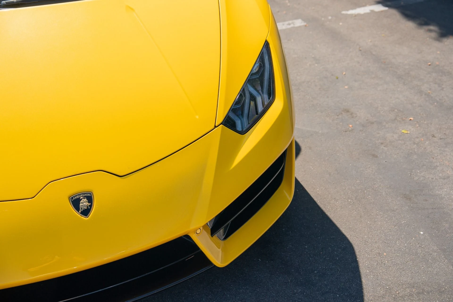 mph007_4048675267_Used_2018_Lamborghini_Huracan_LP_580_2_1762289056_9ef447c4a0