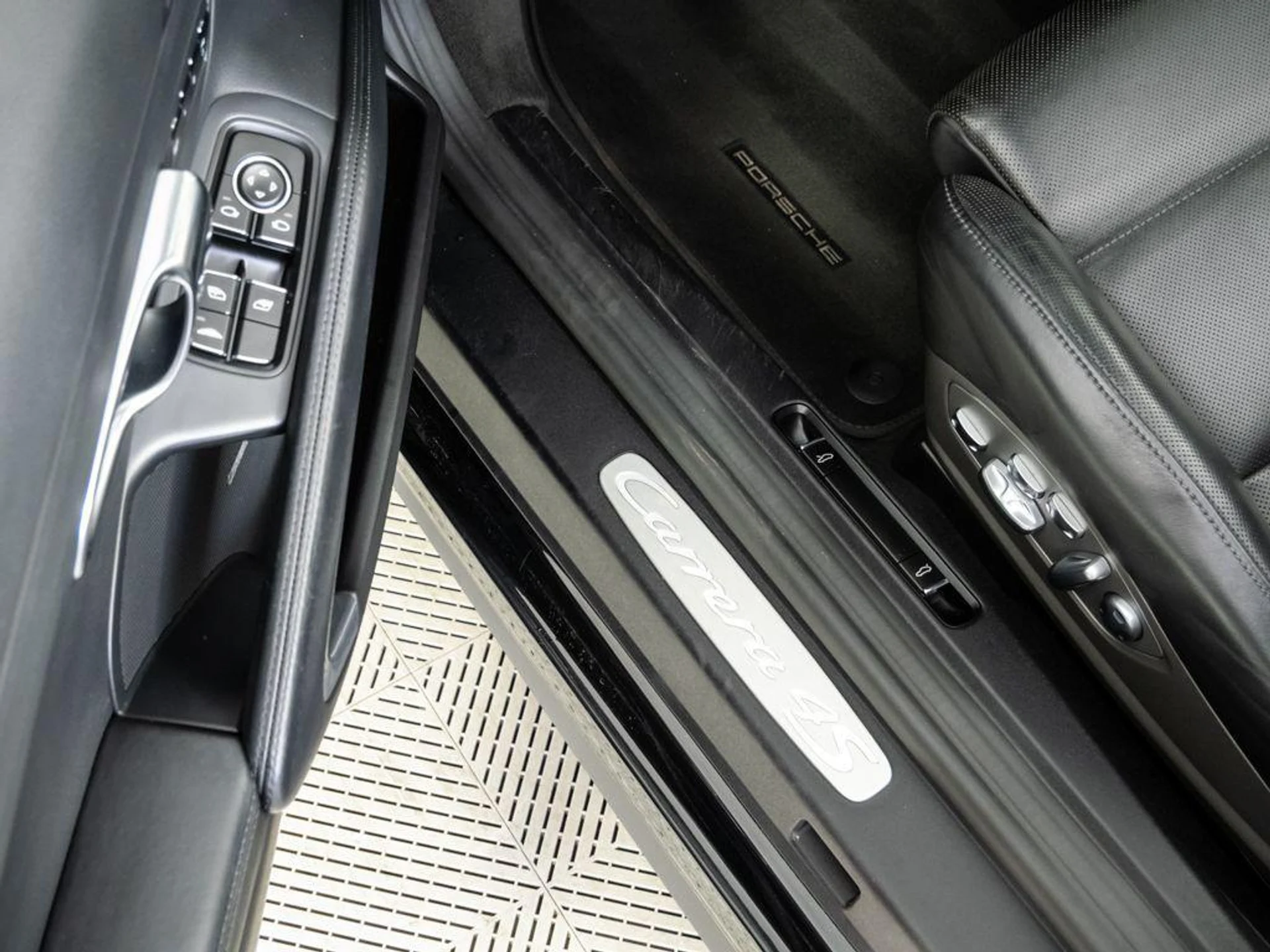 mph007_4057746587_e_OV_Uhe_JL_9_E9otcz_On_H0do_Tf490_ad92253d40