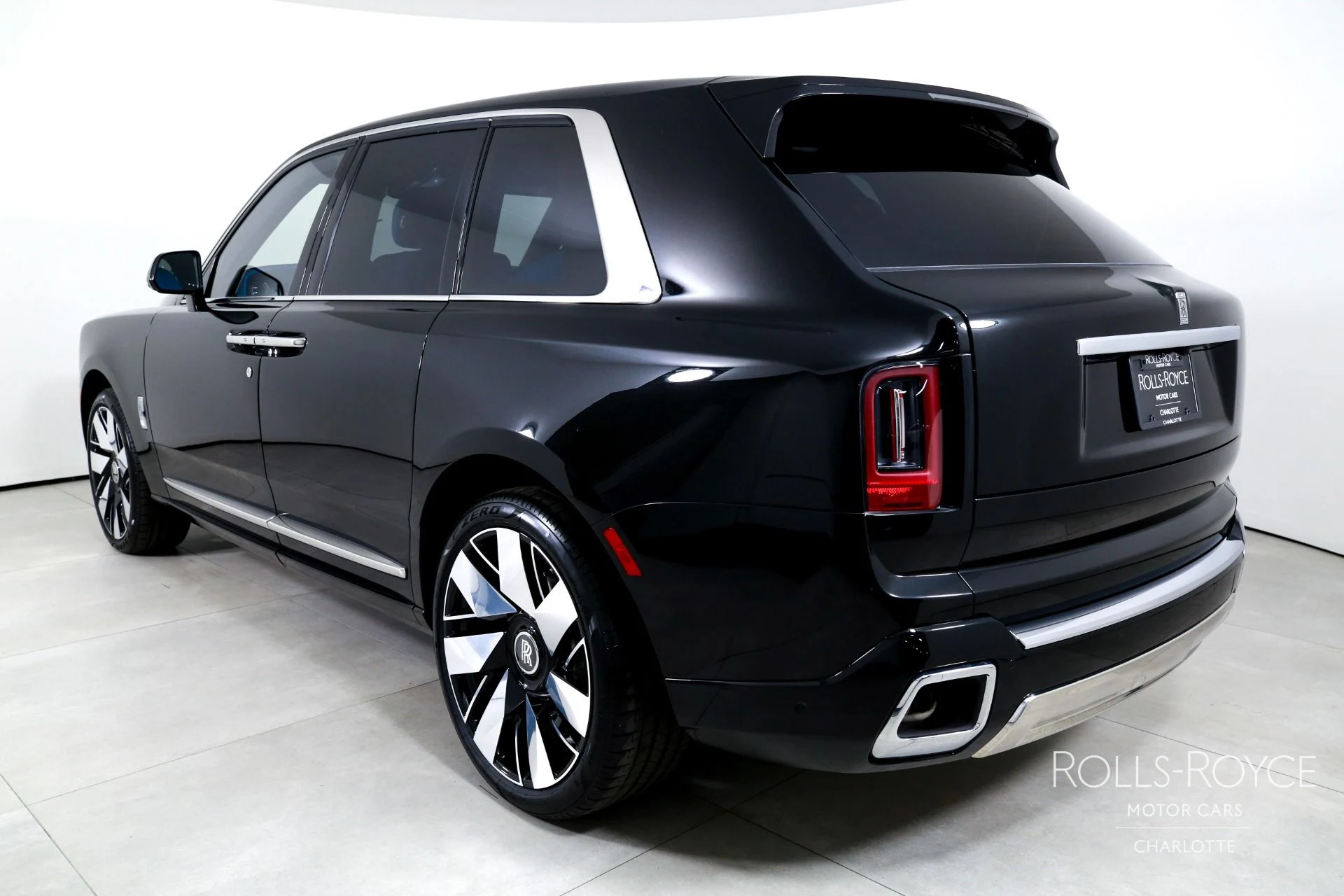 mph007_4065032906_Used_2026_Rolls_Royce_Cullinan_1773240902_bb02c59768