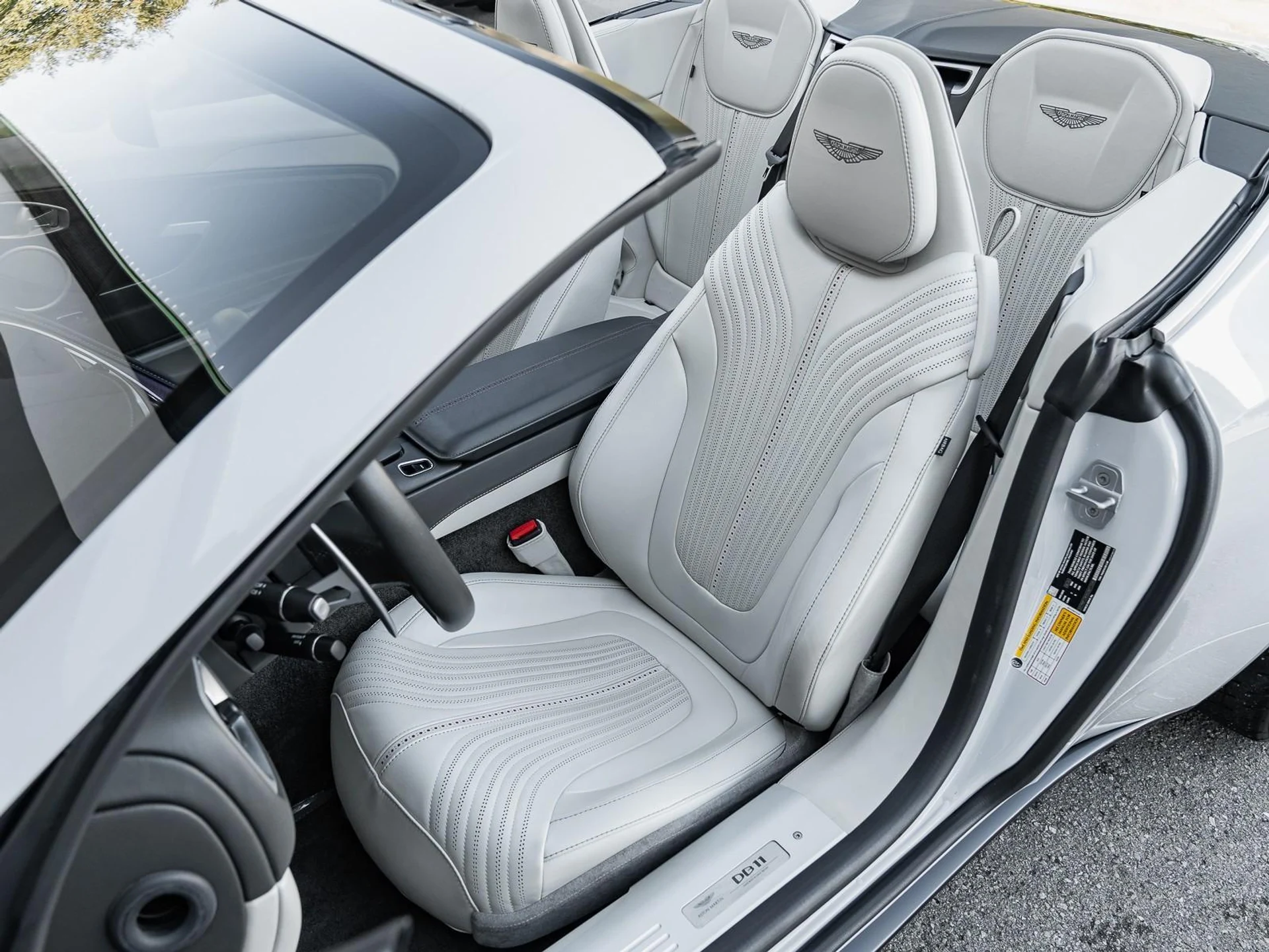 mph007_4075075357_Used_2022_Aston_Martin_DB_11_Volante_1767028097_55d5fe2baf