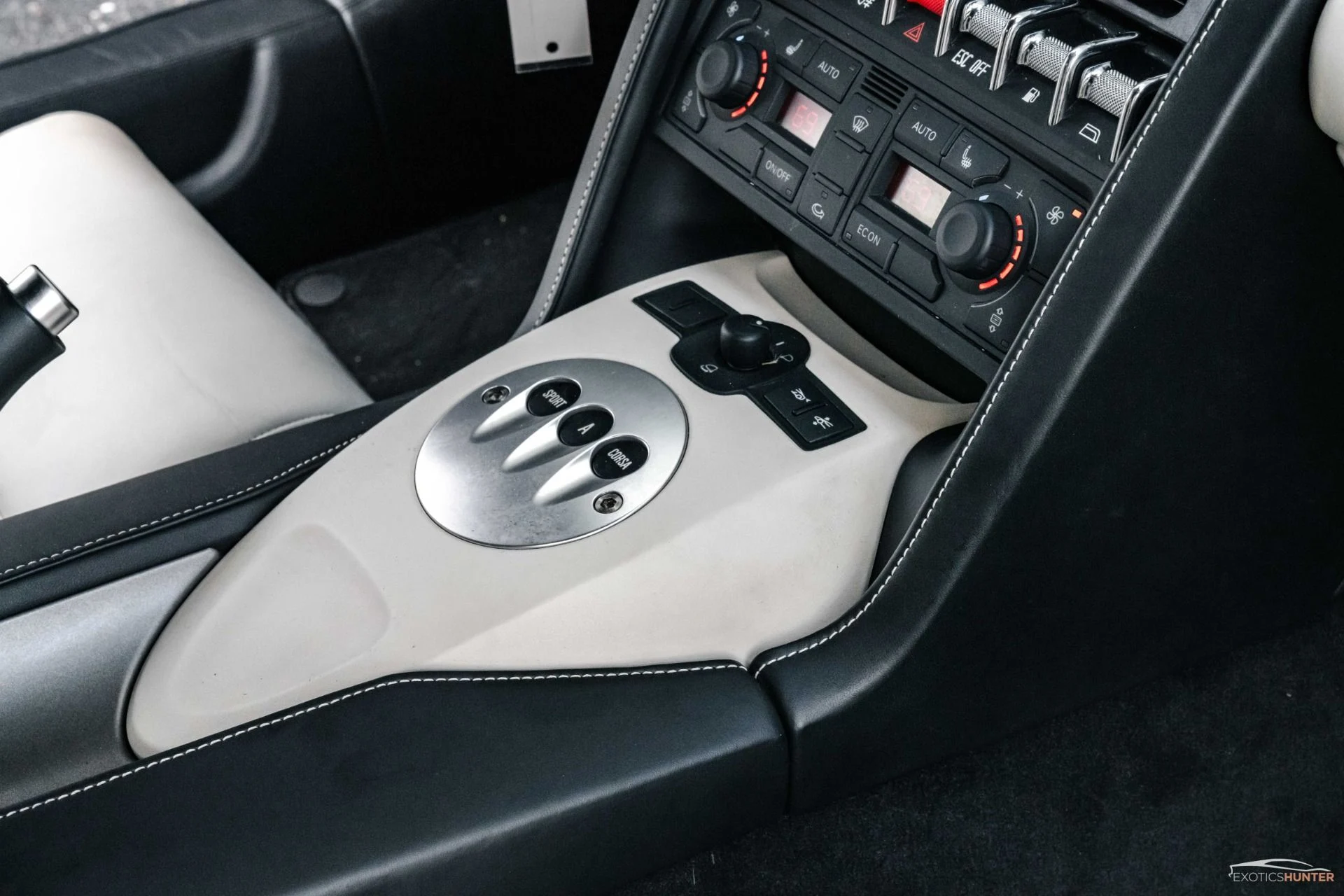 mph007_4075706092_Used_2012_Lamborghini_Gallardo_LP_550_2_w_a_White_Interior_Diamond_Stitch_Reverse_Cam_Front_Lift_1696105908_c755499399