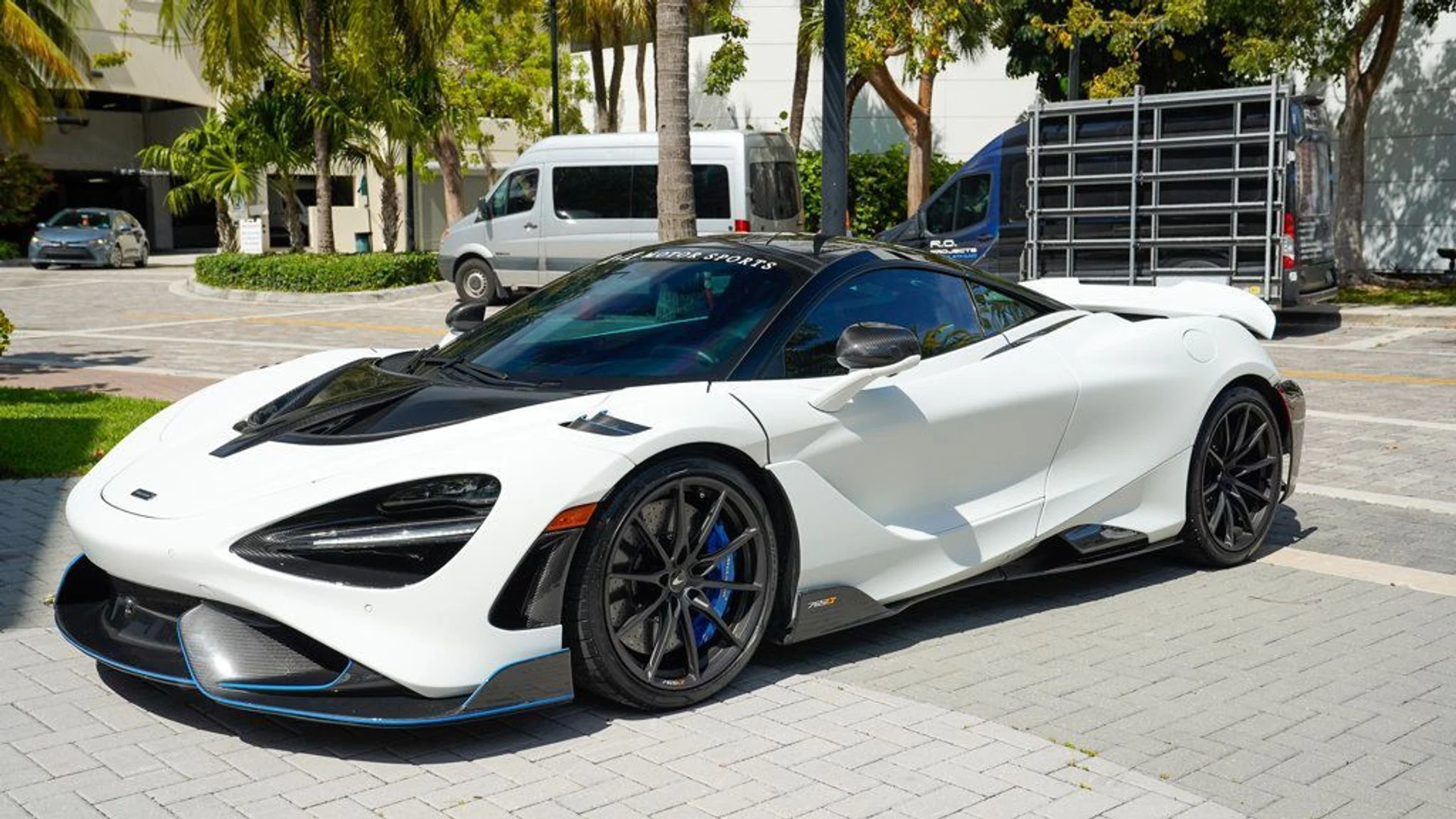mph007_4082773959_used_2021_mclaren_765lt_coupe_14354_22828181_8_1024_892b9819e6