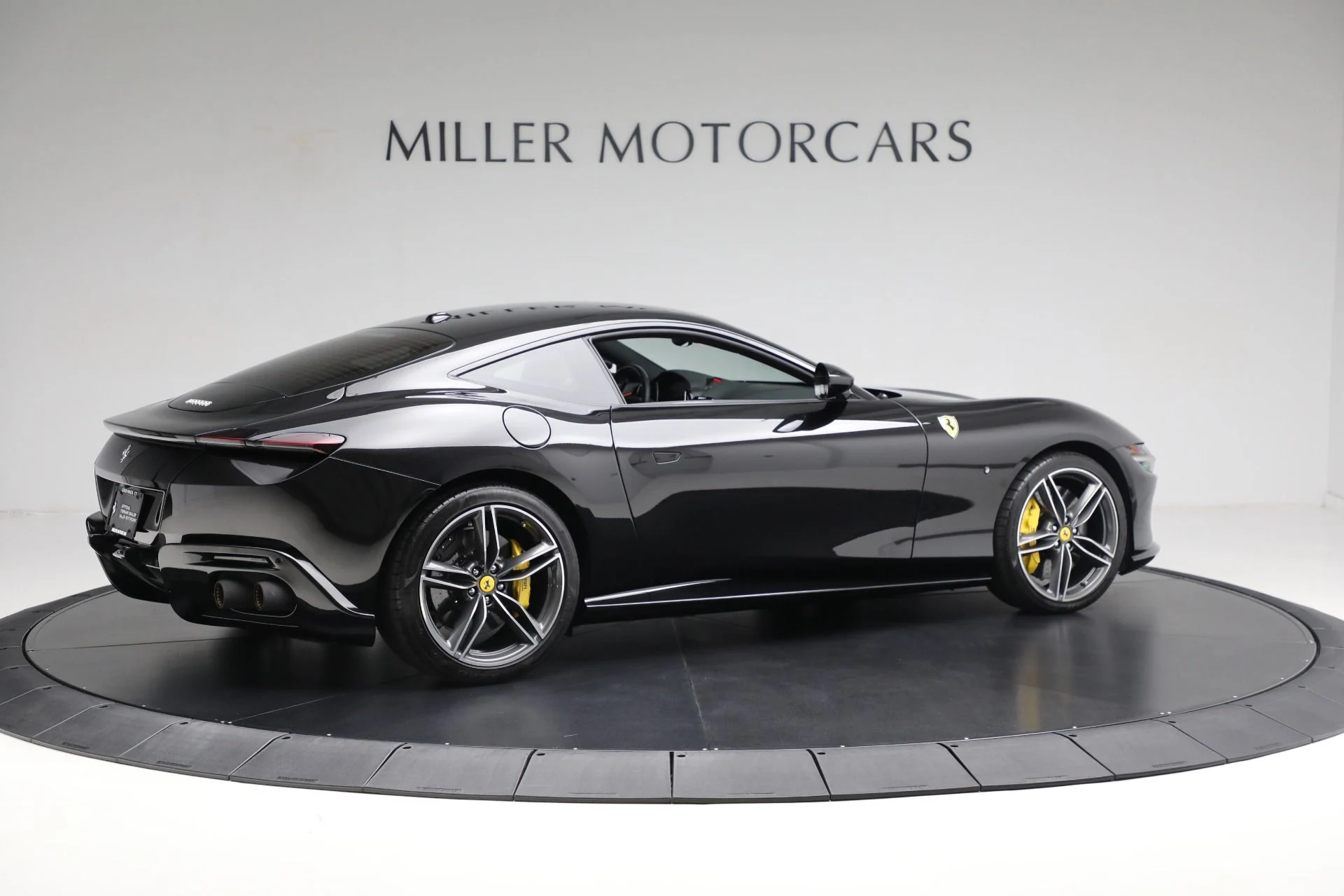 mph007_4092492538_Used_2022_Ferrari_Roma_1707749900_8404a81b9d