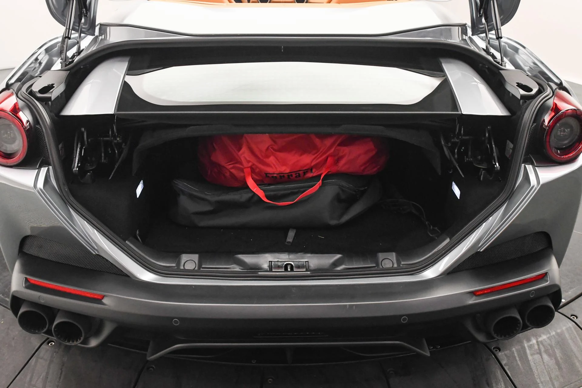 mph007_4100829126_Used_2021_Ferrari_Portofino_1754553812_7f08bf171f