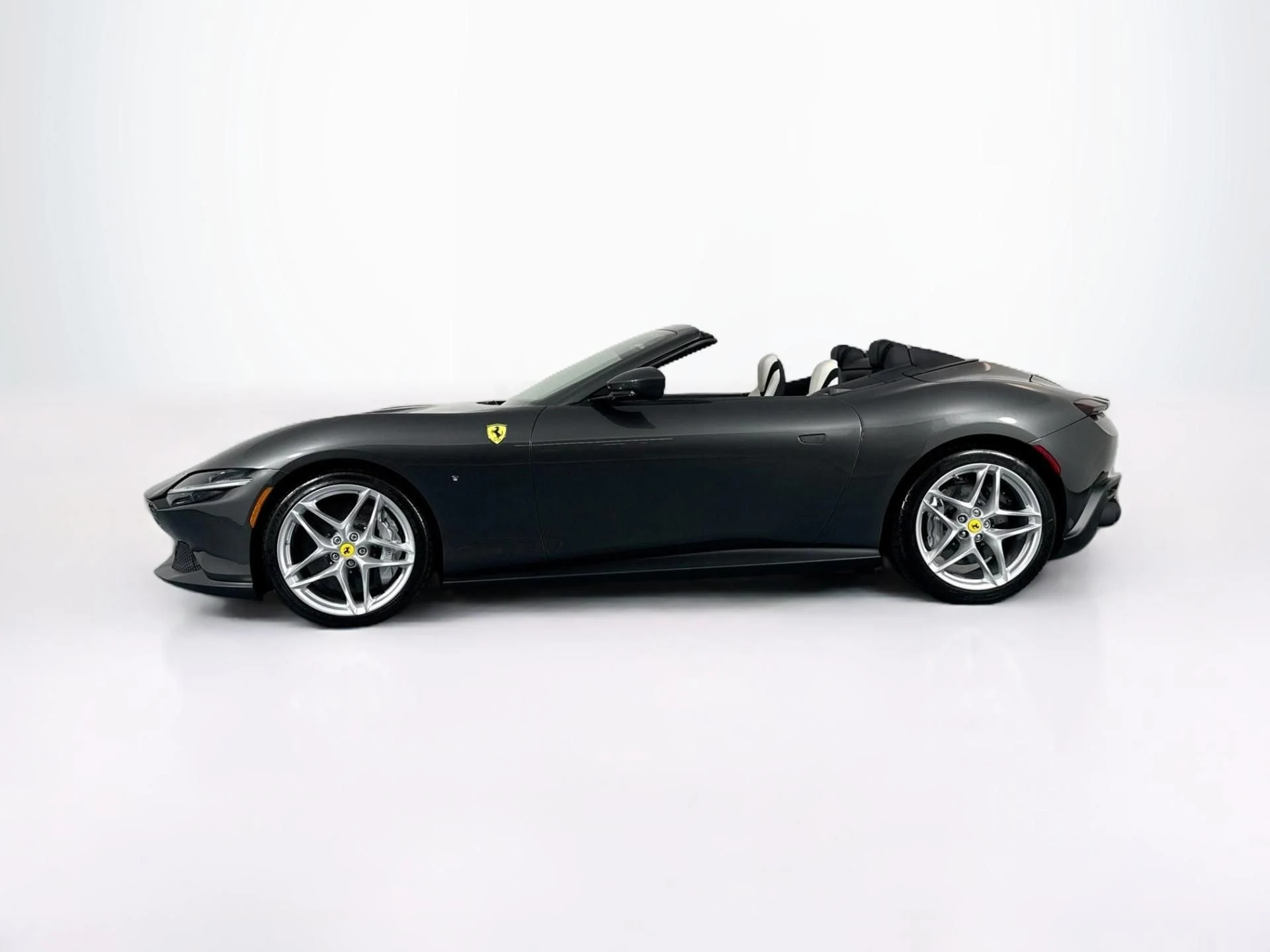 mph007_4112060556_Used_2025_Ferrari_Roma_Spider_1783621642_3854cbb44e