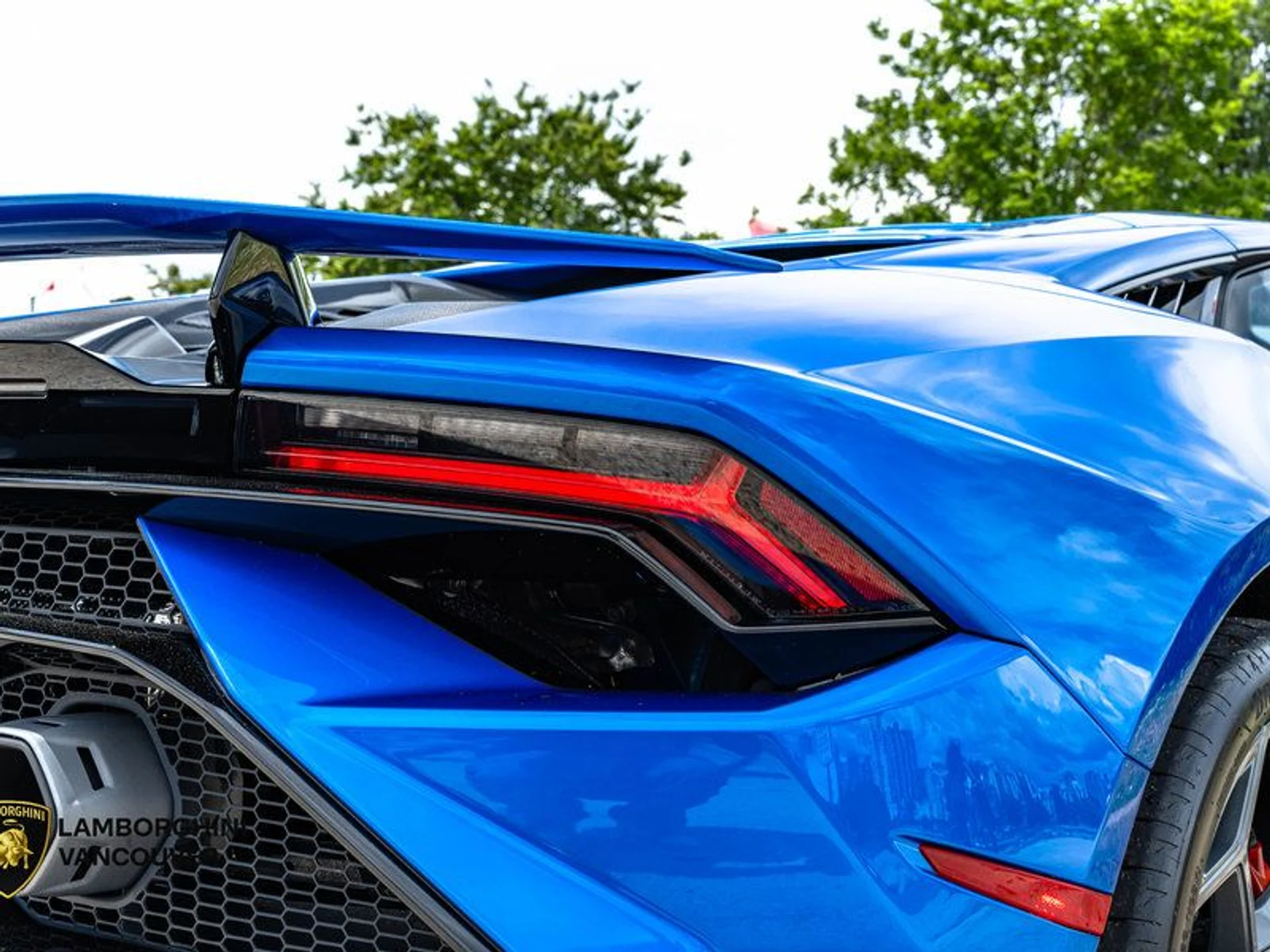 mph007_4114206804_38386460_02002_2023_lamborghini_huracan_008_88cdd585f6