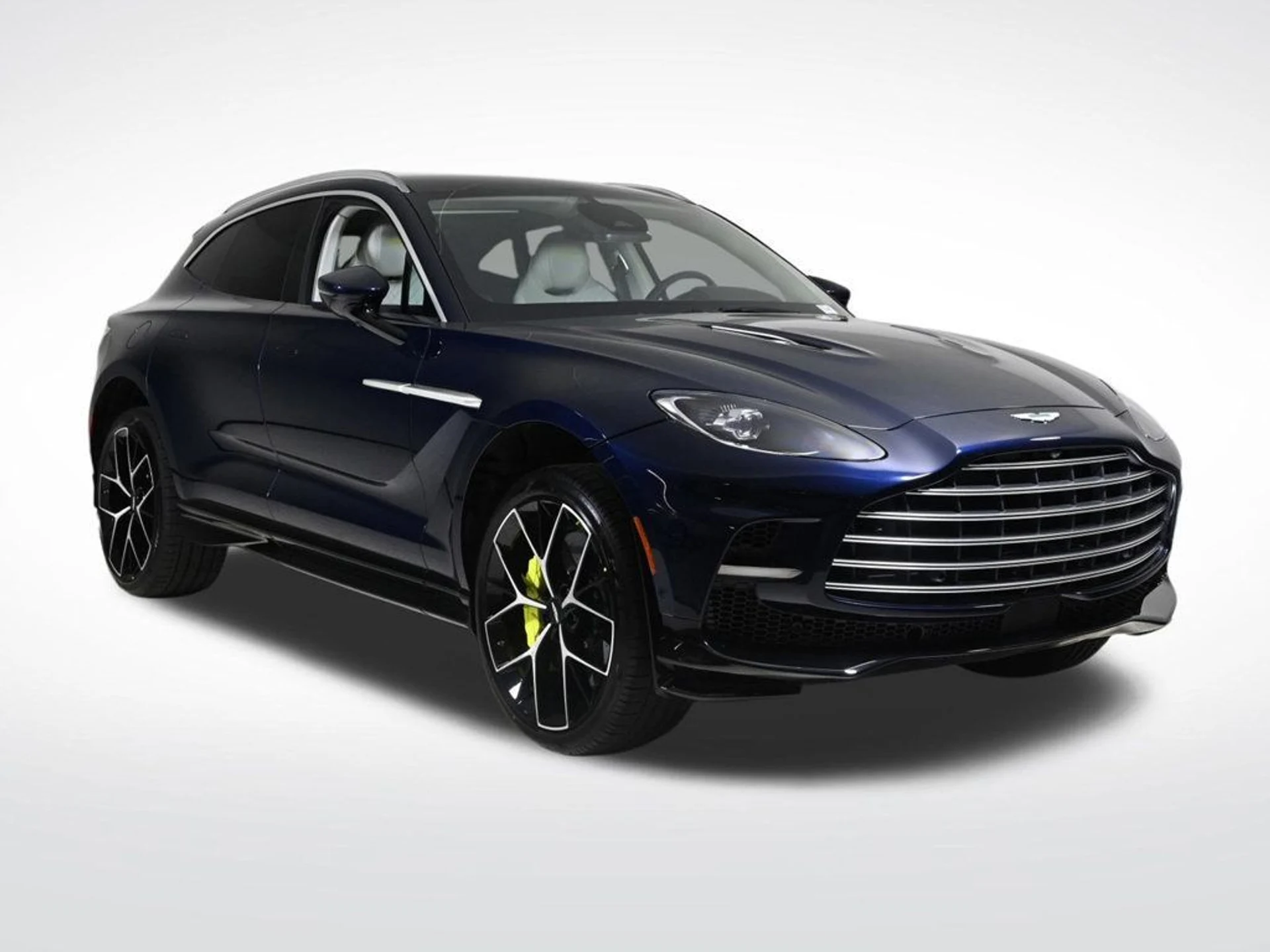 mph007_4115299041_new_2026_aston_martin_dbx_707awd_11350_22965901_7_1024_d26a04ca88