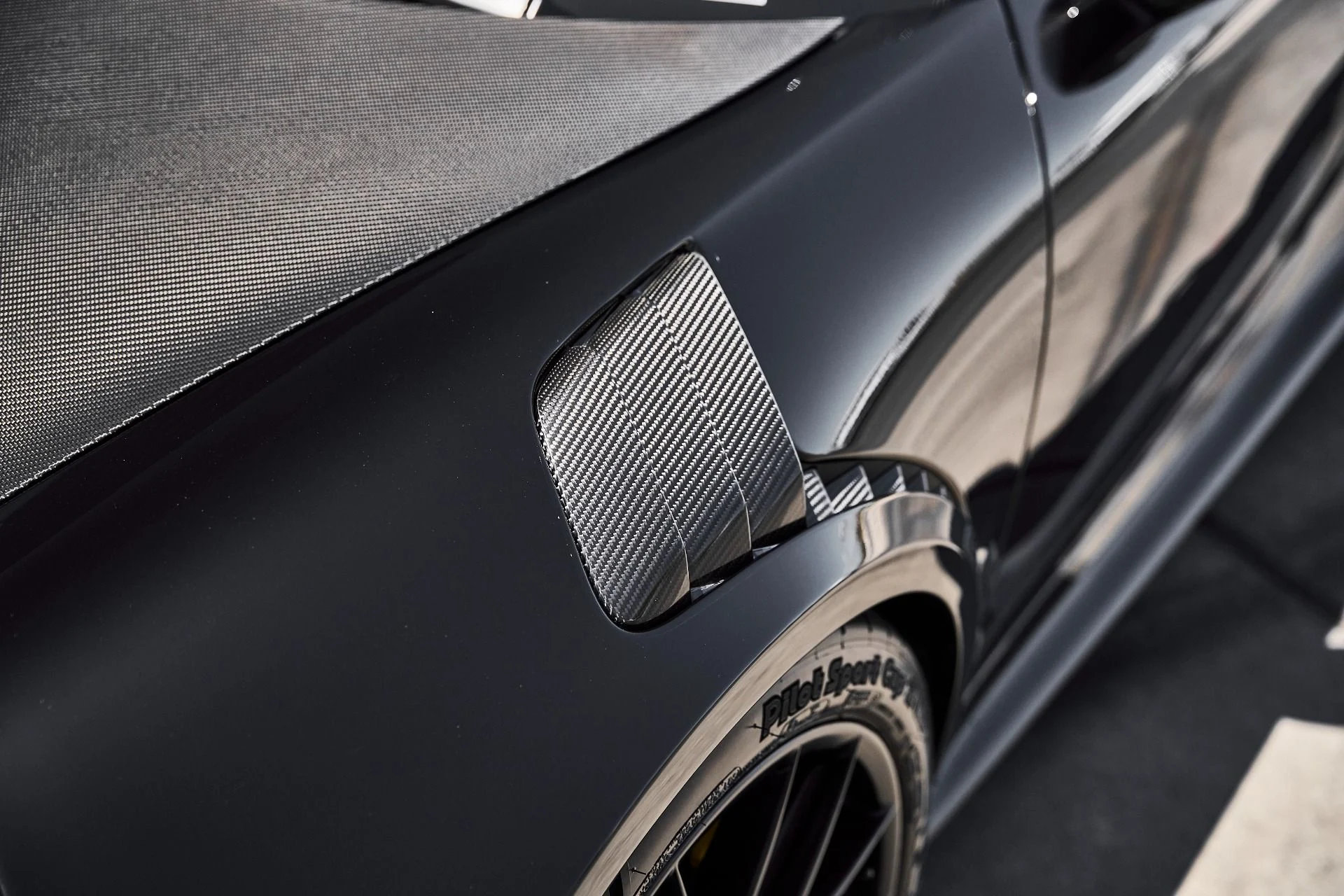 mph007_4116753917_Used_2018_Porsche_911_GT_2_RS_1778880881_3d6a120021