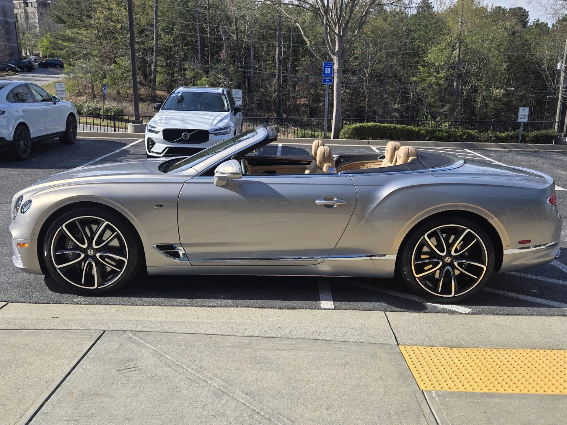 mph007_4121602542_94f785643203c8d180b5e260ee6aa541x_e5059c1b67