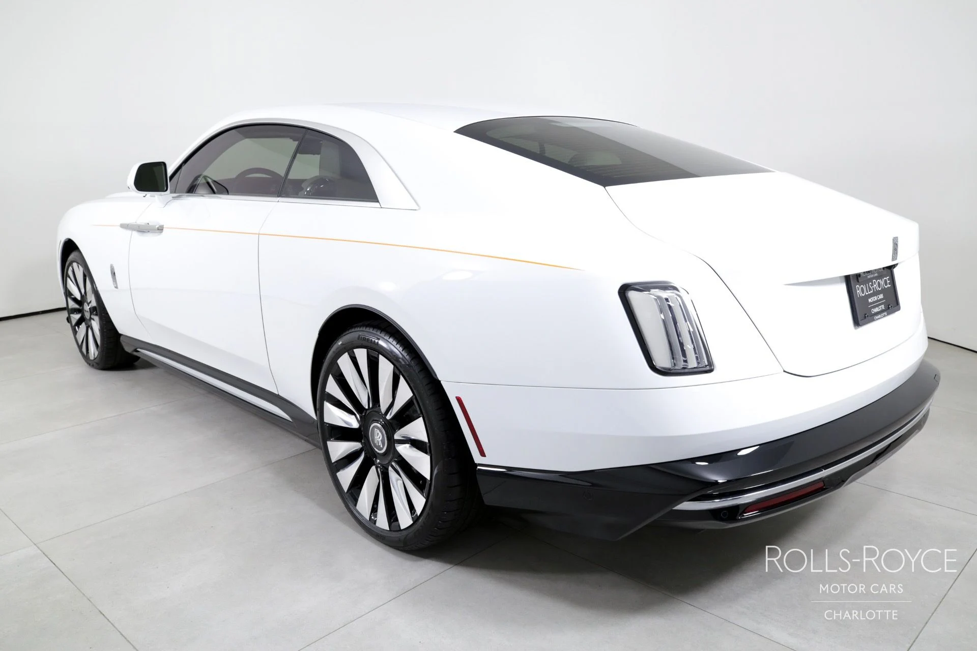 mph007_4125002240_Used_2024_Rolls_Royce_Spectre_1722271602_f89a131cec
