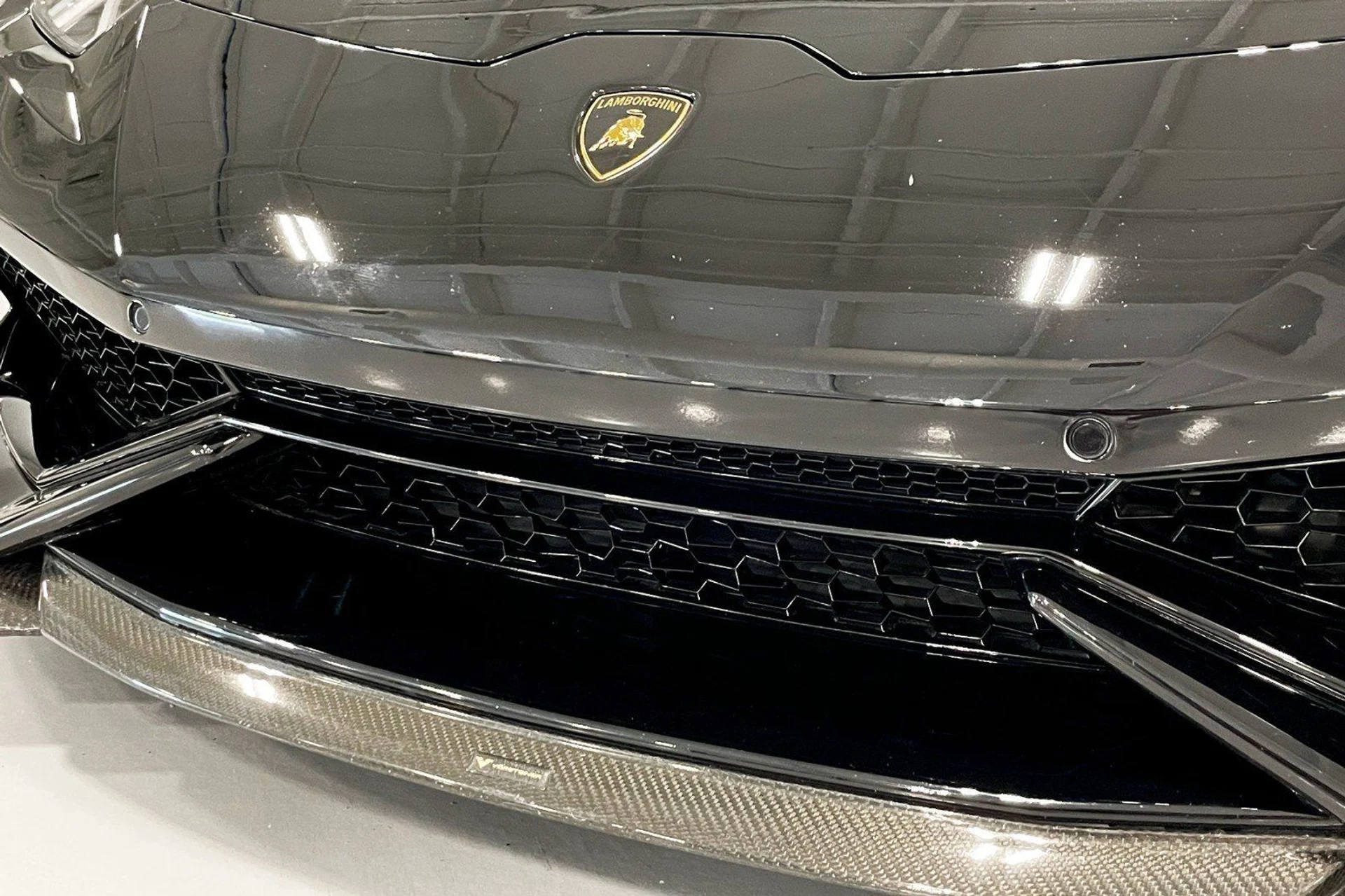 mph007_4130408246_Used_2017_Lamborghini_Huracan_LP_610_4_Spyder_1761858570_a4c54f6d7e