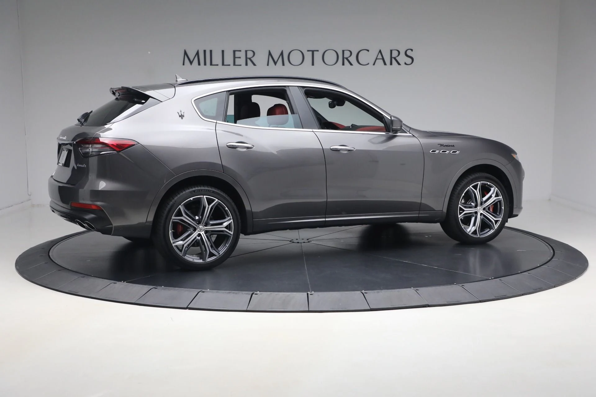 mph007_4132705587_Used_2023_Maserati_Levante_Modena_1784320725_75107ad865