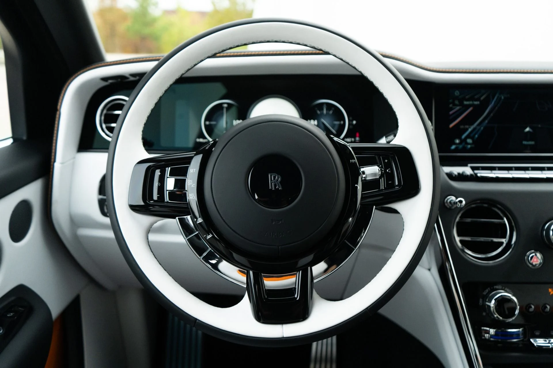 mph007_4139496601_Used_2026_Rolls_Royce_Cullinan_1765925177_3efd9a8515