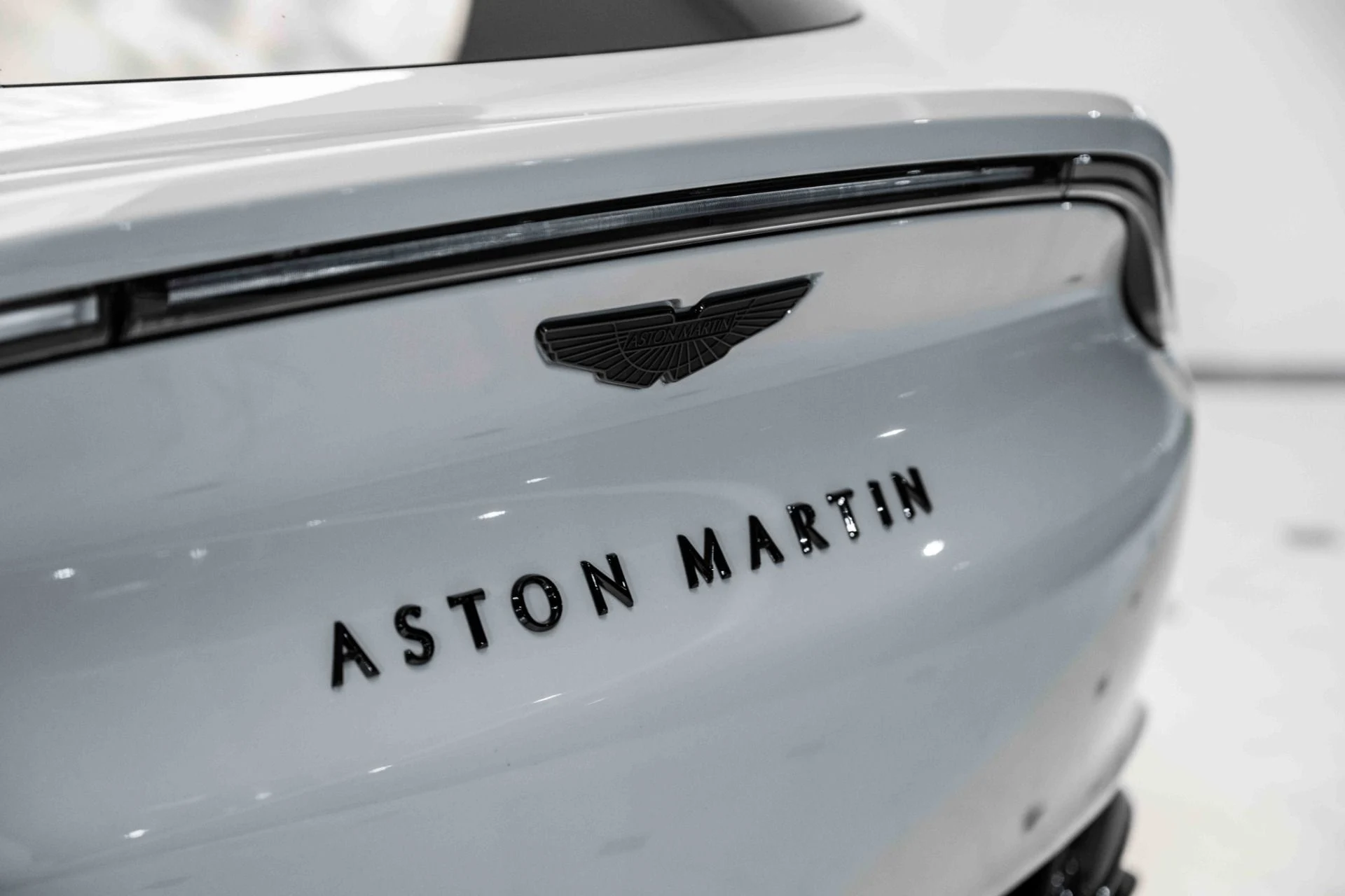 mph007_4144098131_Used_2024_Aston_Martin_DBX_707_1701892795_37fa5c1fbe