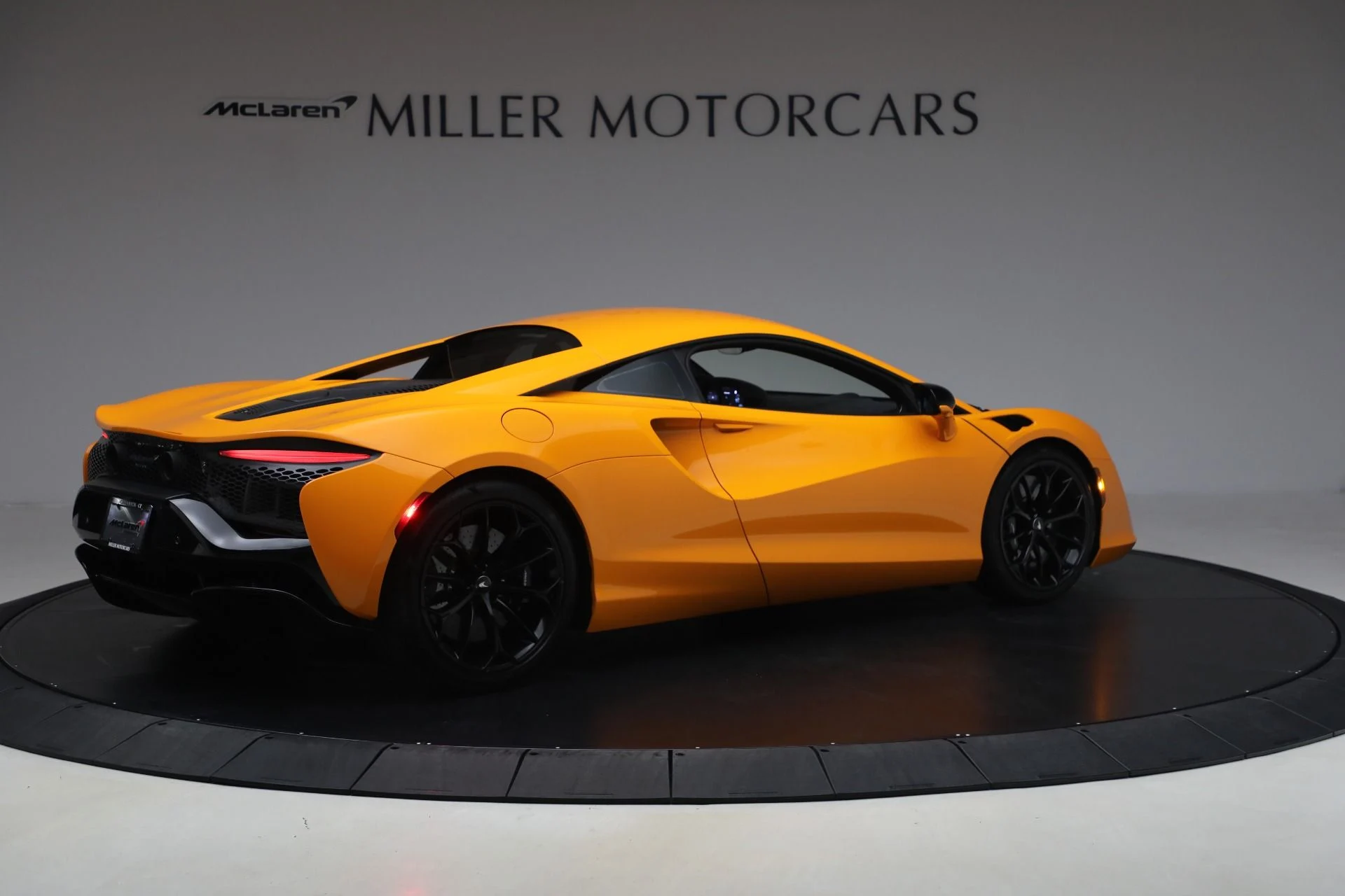 mph007_4144746168_Used_2024_Mc_Laren_Artura_Performance_8fd2391091