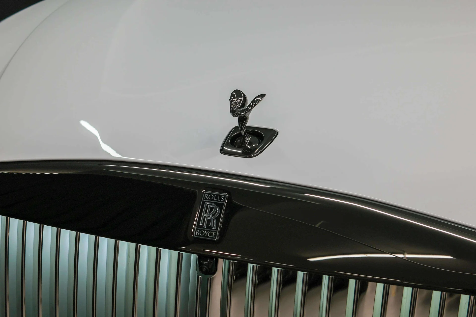 mph007_415112669_748da11c_f067_4ea5_a113_e651cf717ceb_202620_Rolls_Royce20_Black20_Badge20_Spectre20282600829_5_2d7a4d1f27