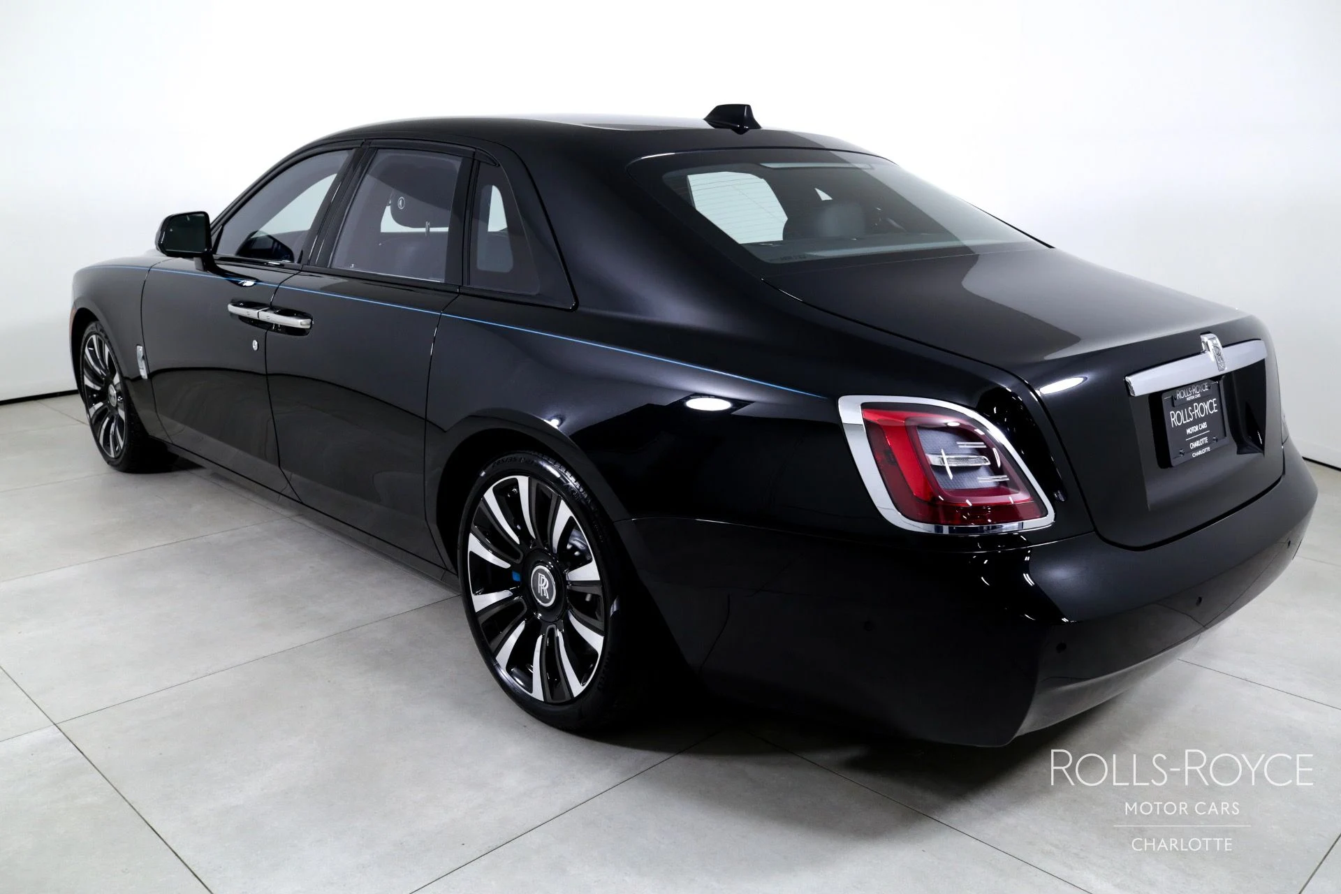 mph007_4152039501_Used_2024_Rolls_Royce_Ghost_1746461568_2cca8b743c