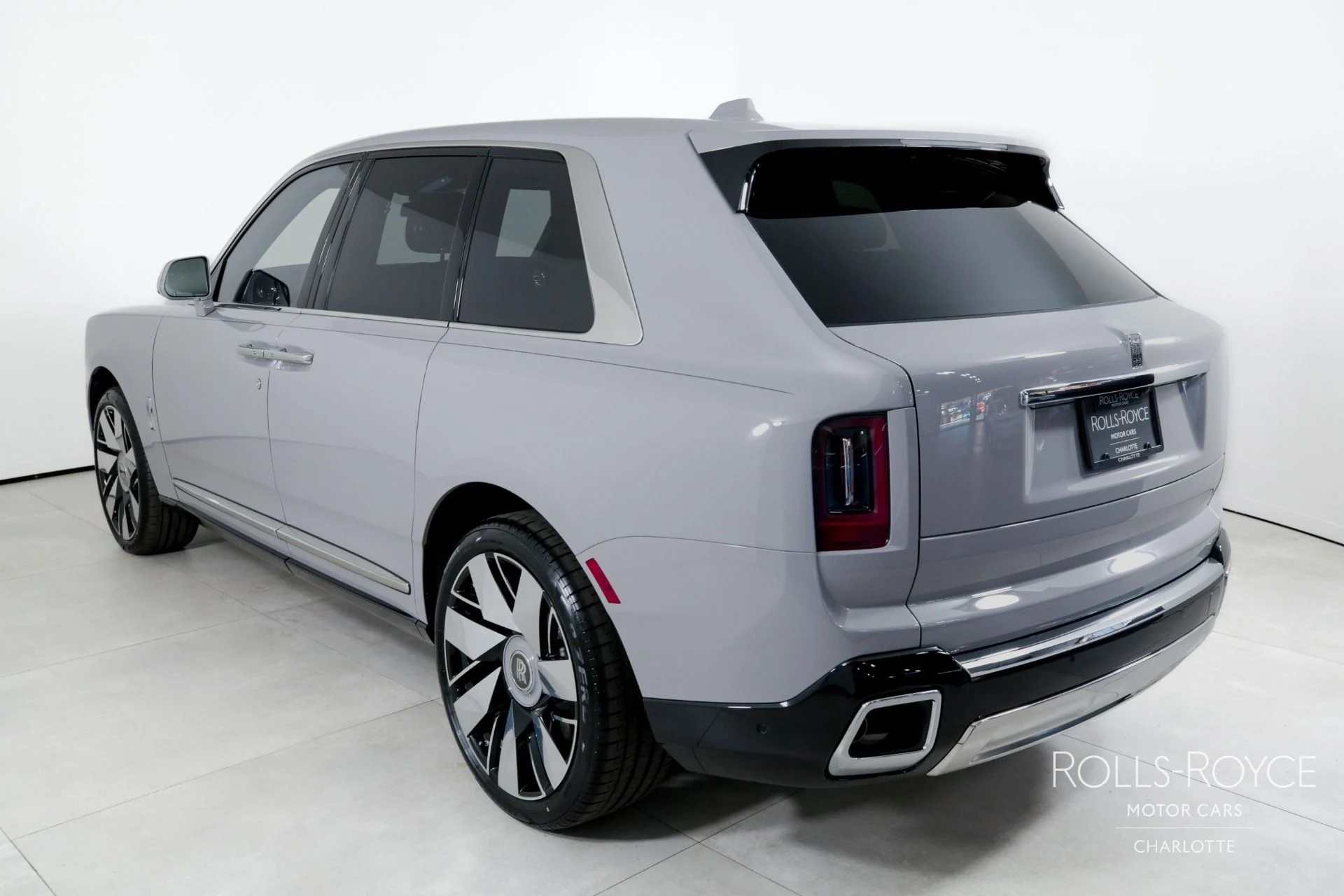 mph007_4153707126_Used_2025_Rolls_Royce_Cullinan_1734039433_134968d58d