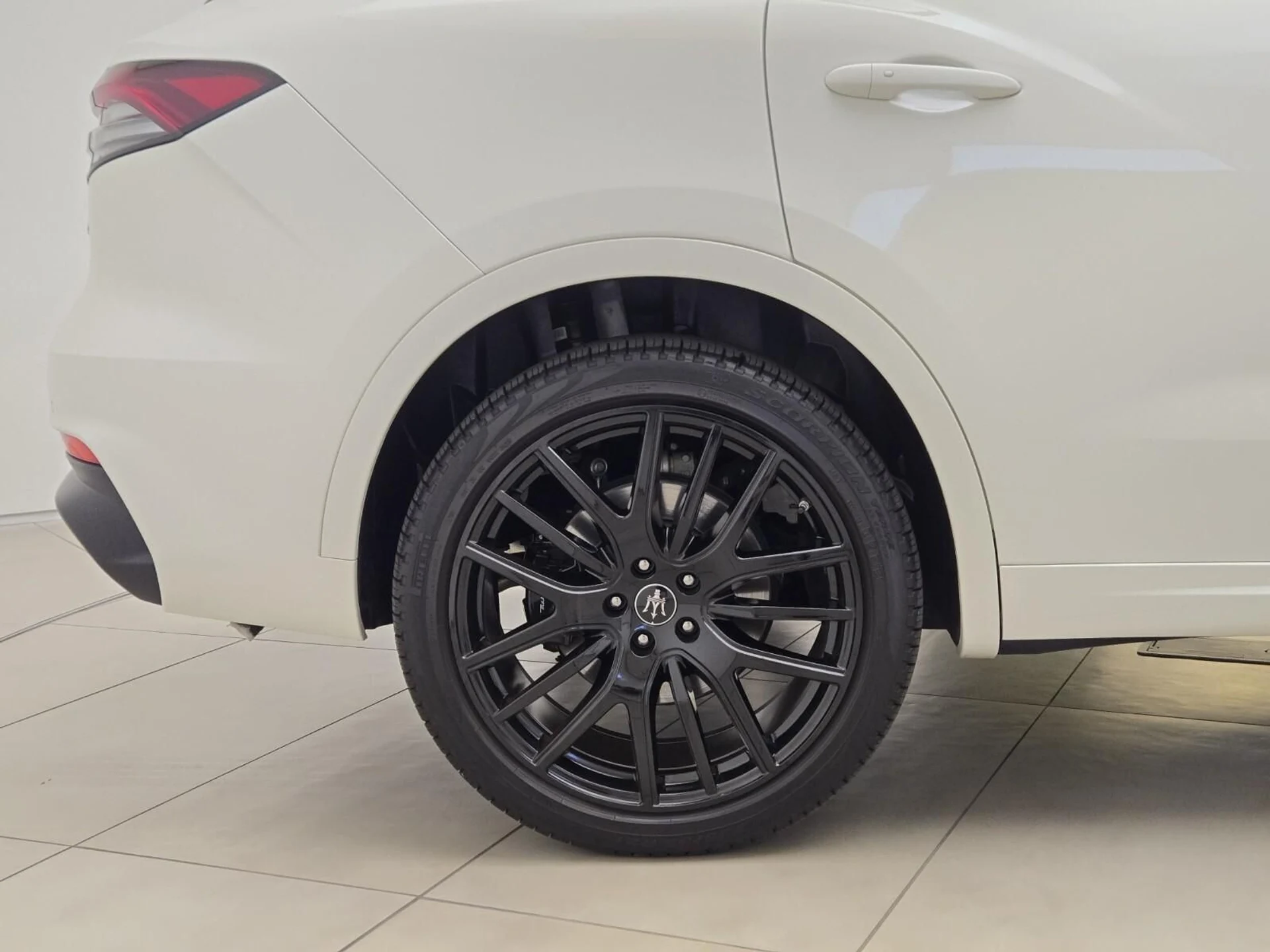 mph007_4165812255_Used_2023_Maserati_Levante_Modena_1791870029_04a561b3fa