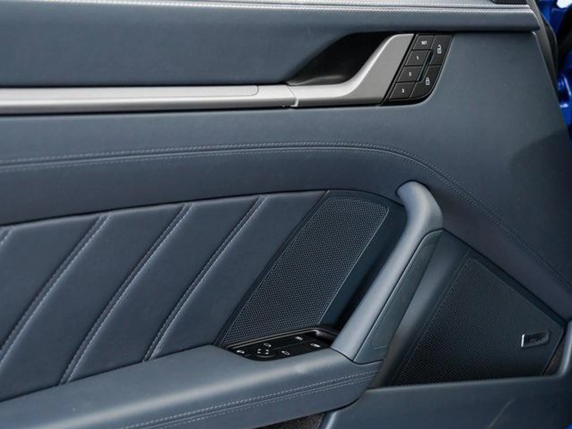 mph007_4173918515_Rh_tjt_1_N_Mvo_G_Lsja_Bt_I_Cgaeco_M_db28af76d5