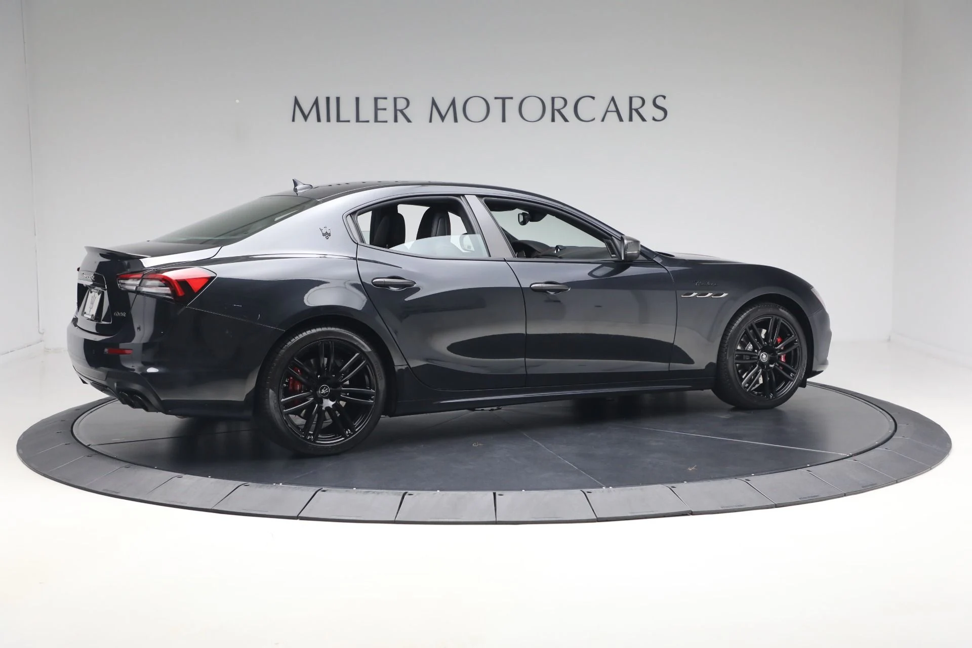 mph007_4174034569_Used_2023_Maserati_Ghibli_Modena_Q4_1784566896_049180effd