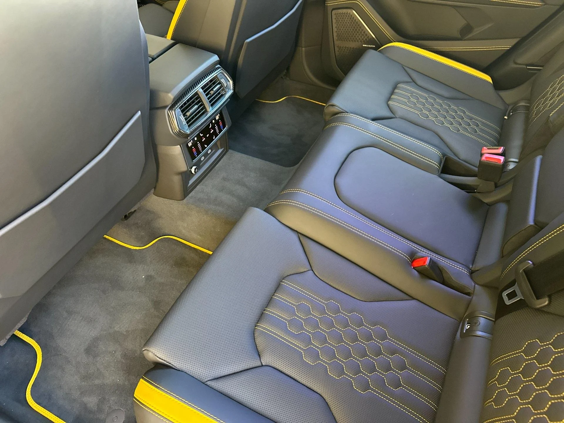 mph007_4179960987_New_2024_Lamborghini_Urus_S_1747424110_25ae971f9e