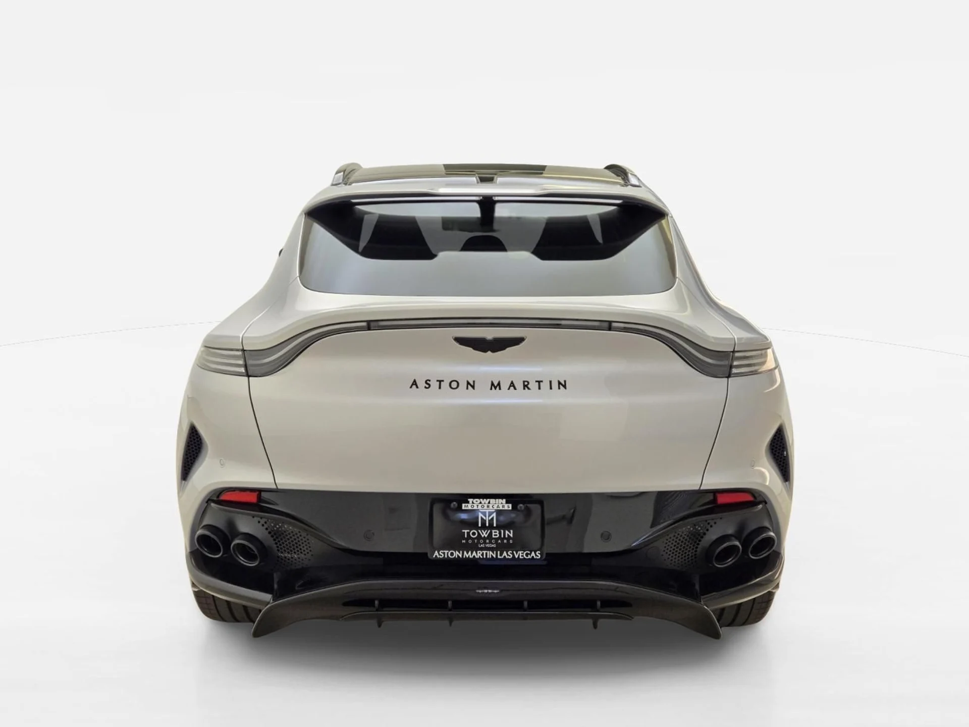 mph007_4182062207_New_2026_Aston_Martin_DBX_707_1781759956_f89f889cfc