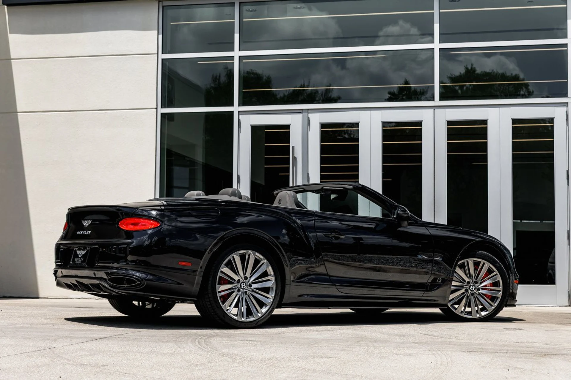 mph007_4182255989_5eb16983a8bae0c261ce65e2584d487ax_e3cb9420e4