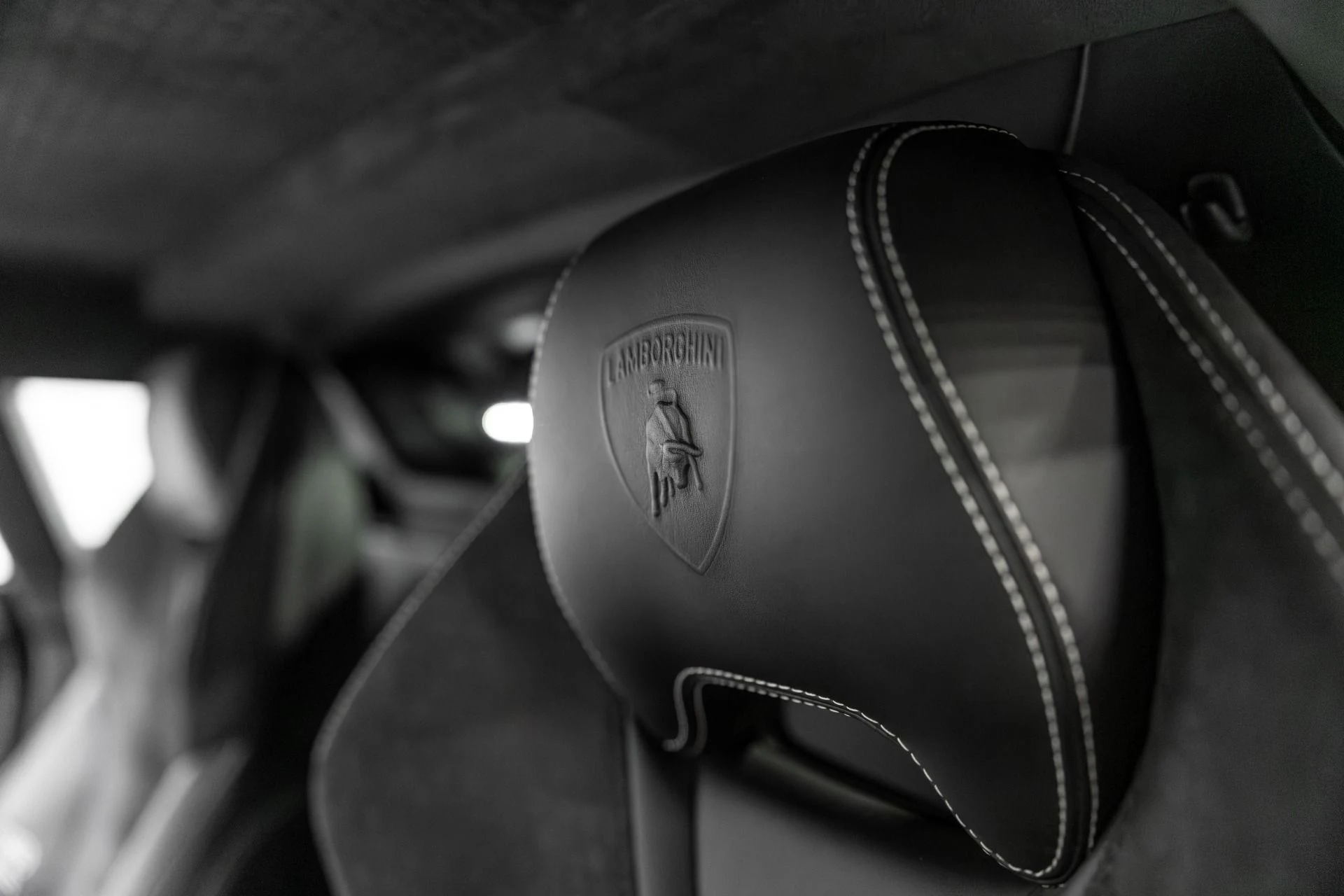 mph007_4184317320_Used_2017_Lamborghini_Huracan_1765410503_c904d2ceba