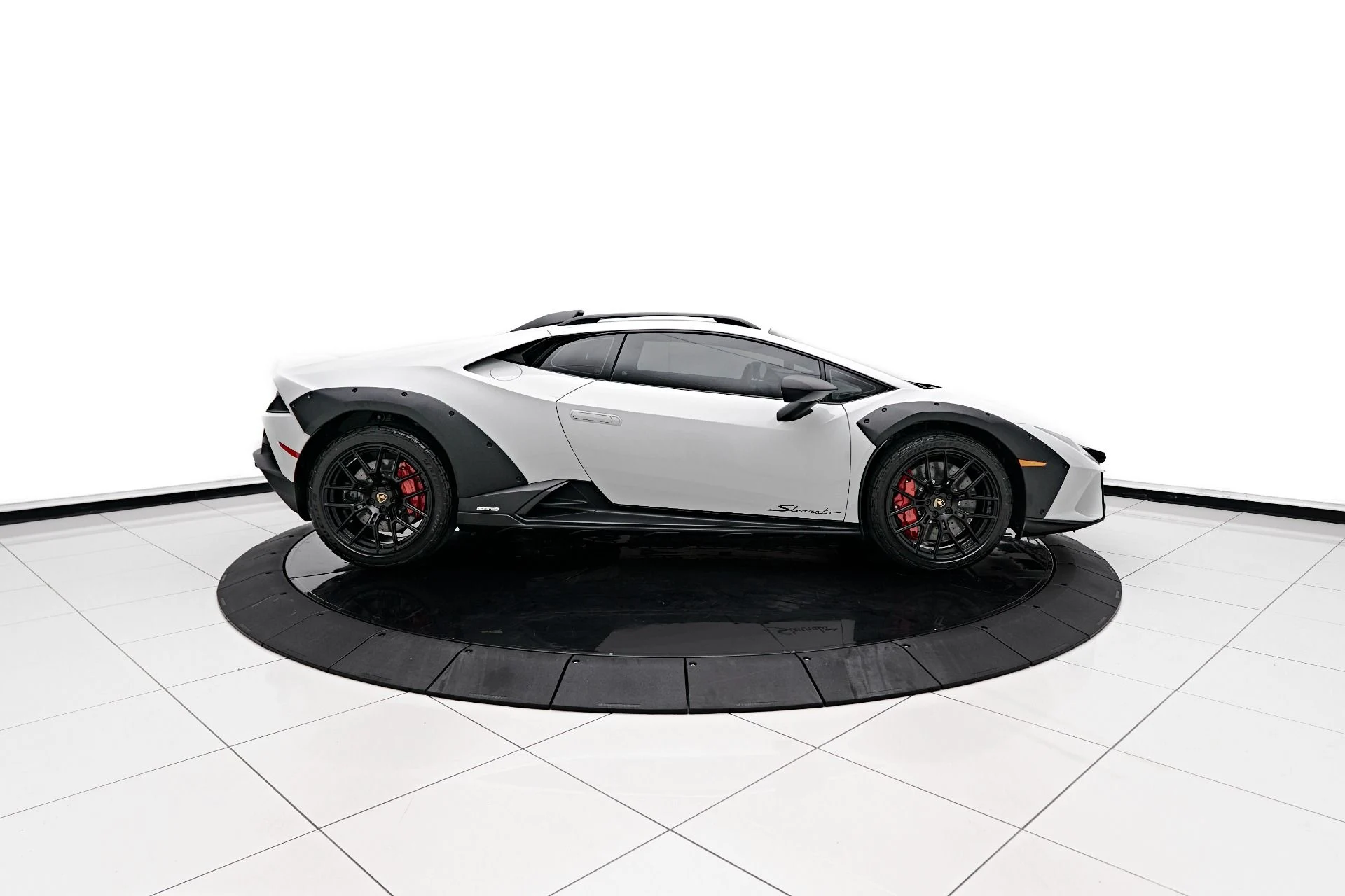 mph007_4185299266_Used_2023_Lamborghini_Huracan_Sterrato_Base_1708481025_e938cf461e
