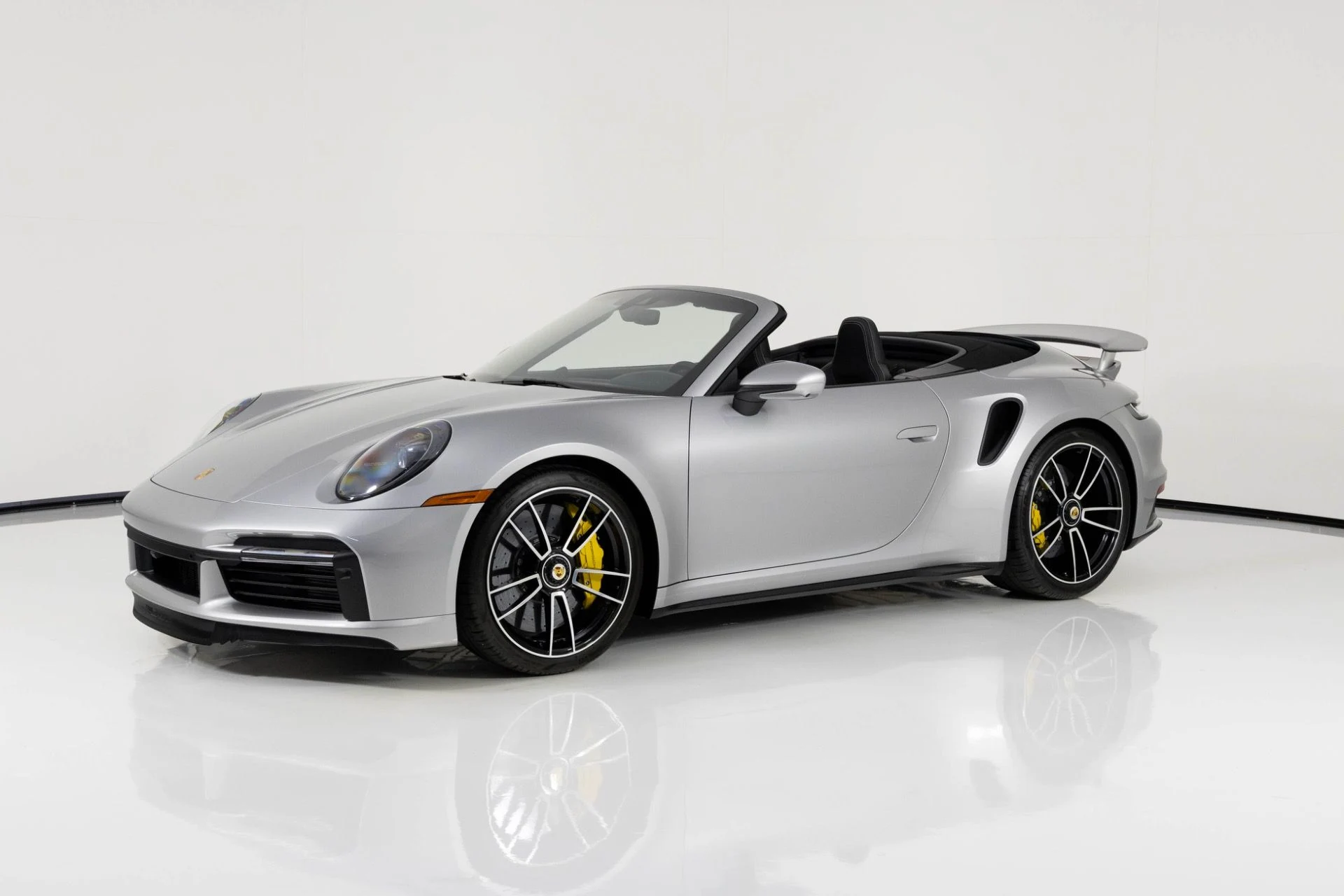 mph007_4189460607_Used_2022_Porsche_911_Turbo_S_1764184609_905d18f4ab