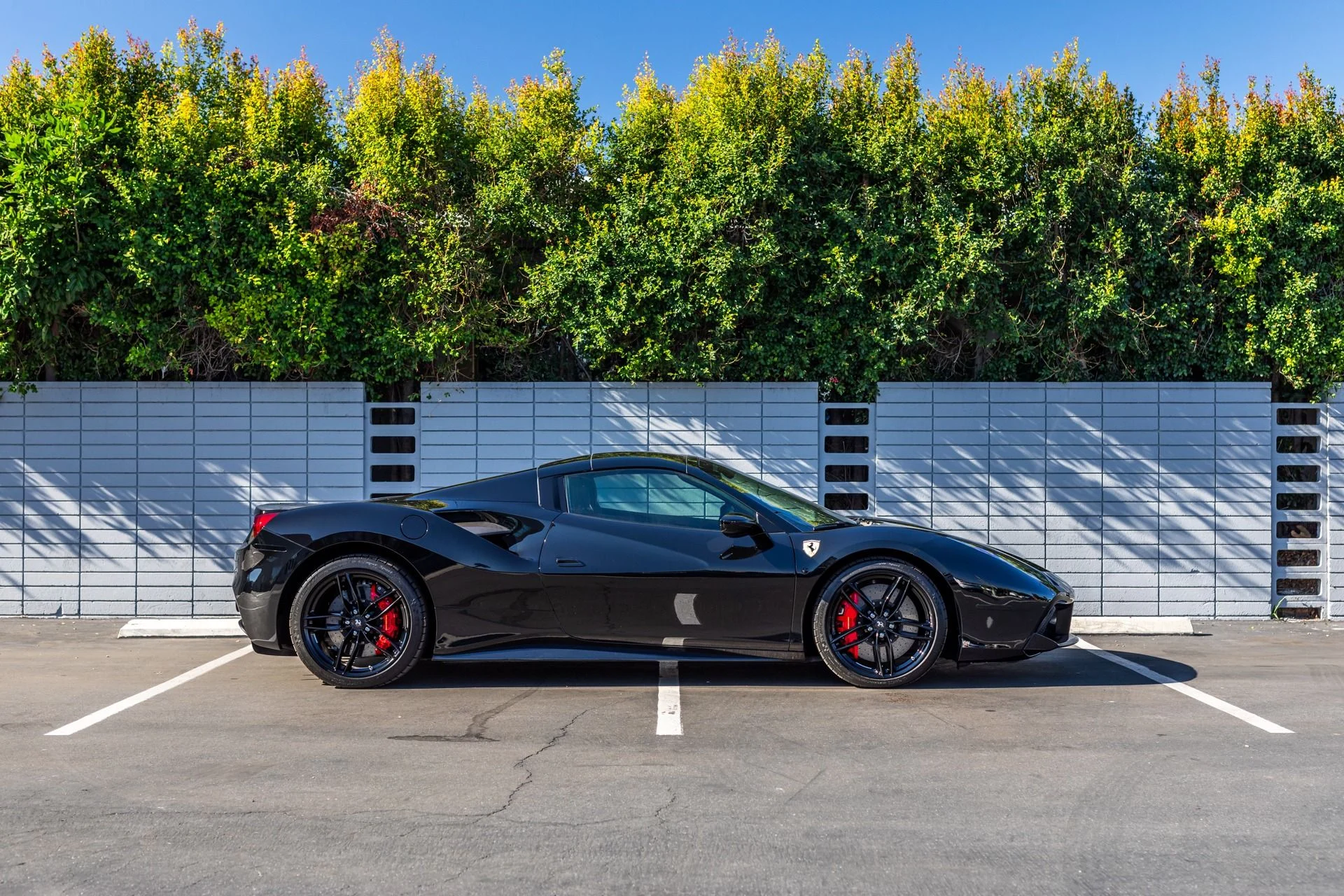 mph007_4195043753_Used_2018_Ferrari_488_Spider_1701972832_ec29d4b6a3