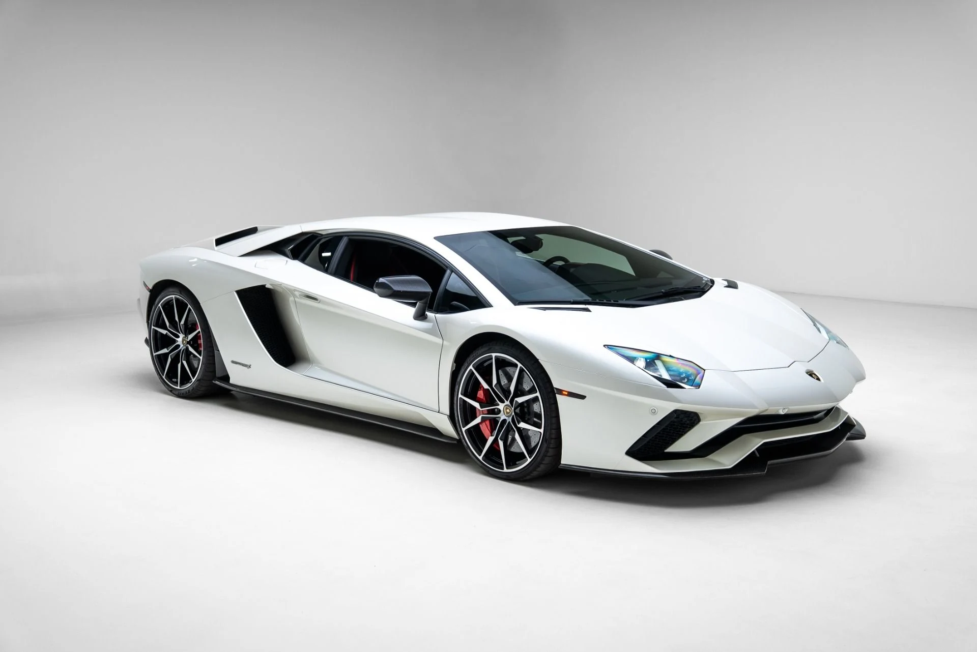 mph007_4204000385_Used_2017_Lamborghini_Aventador_LP_740_4_S_1775604663_3936ab5f29