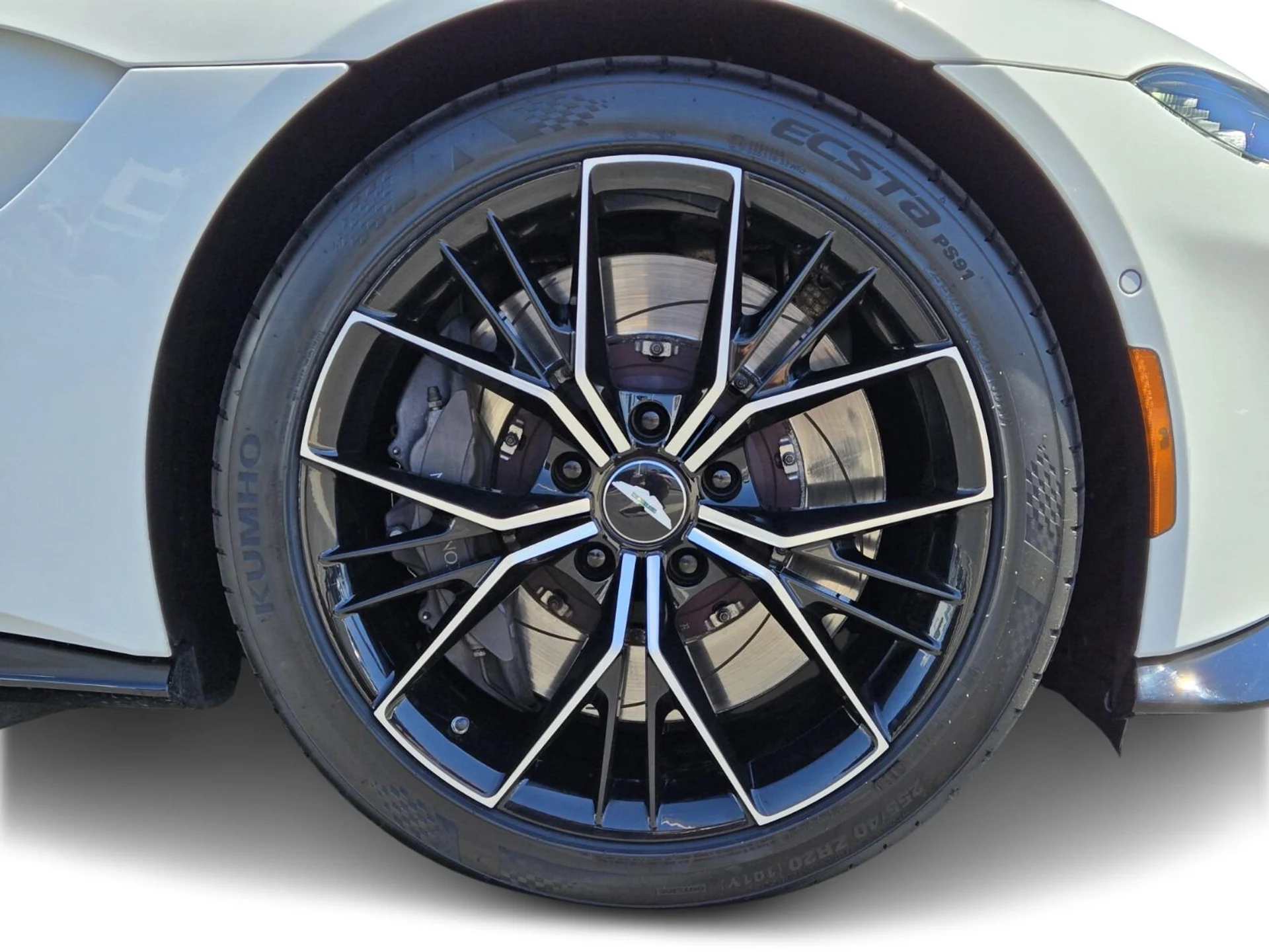 mph007_4207217739_Used_2022_Aston_Martin_Vantage_1757574525_15caf61631