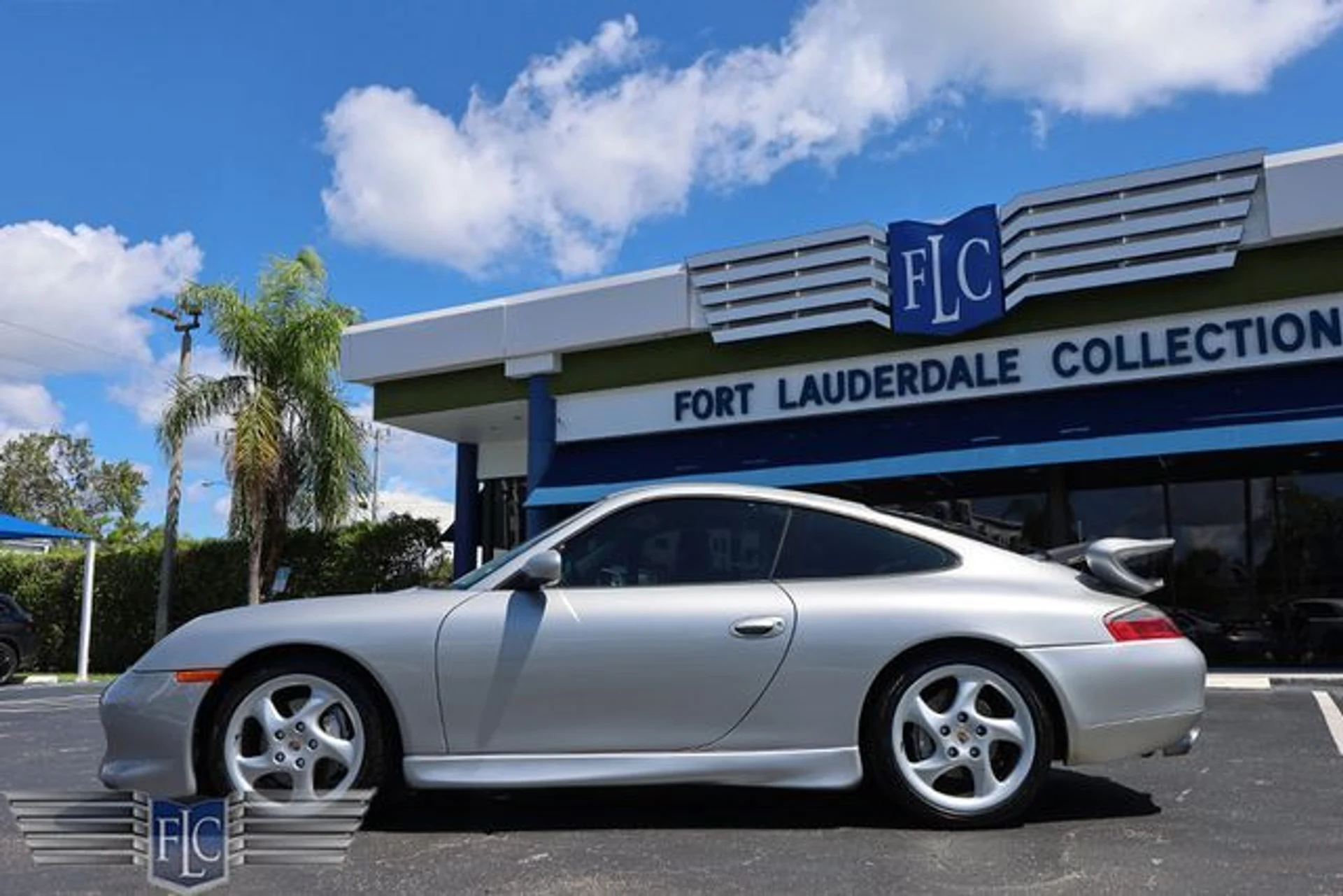 mph007_4209782341_used_2000_porsche_911_carrera_2drcarrera4coupewtiptronic_6305_23086843_12_640_790dae871e