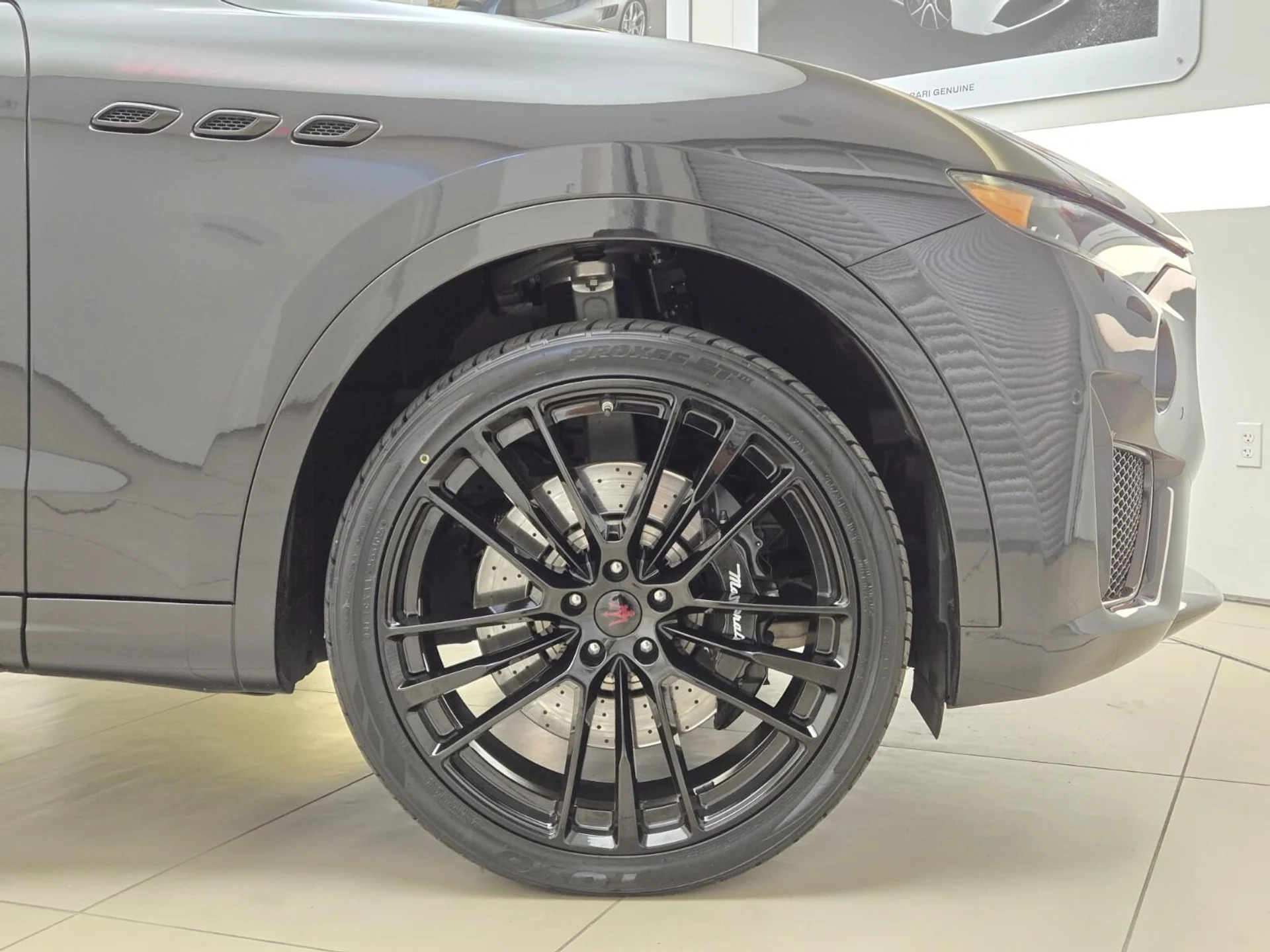 mph007_4211629354_Used_2024_Maserati_Levante_Trofeo_1782453351_0e0a846621