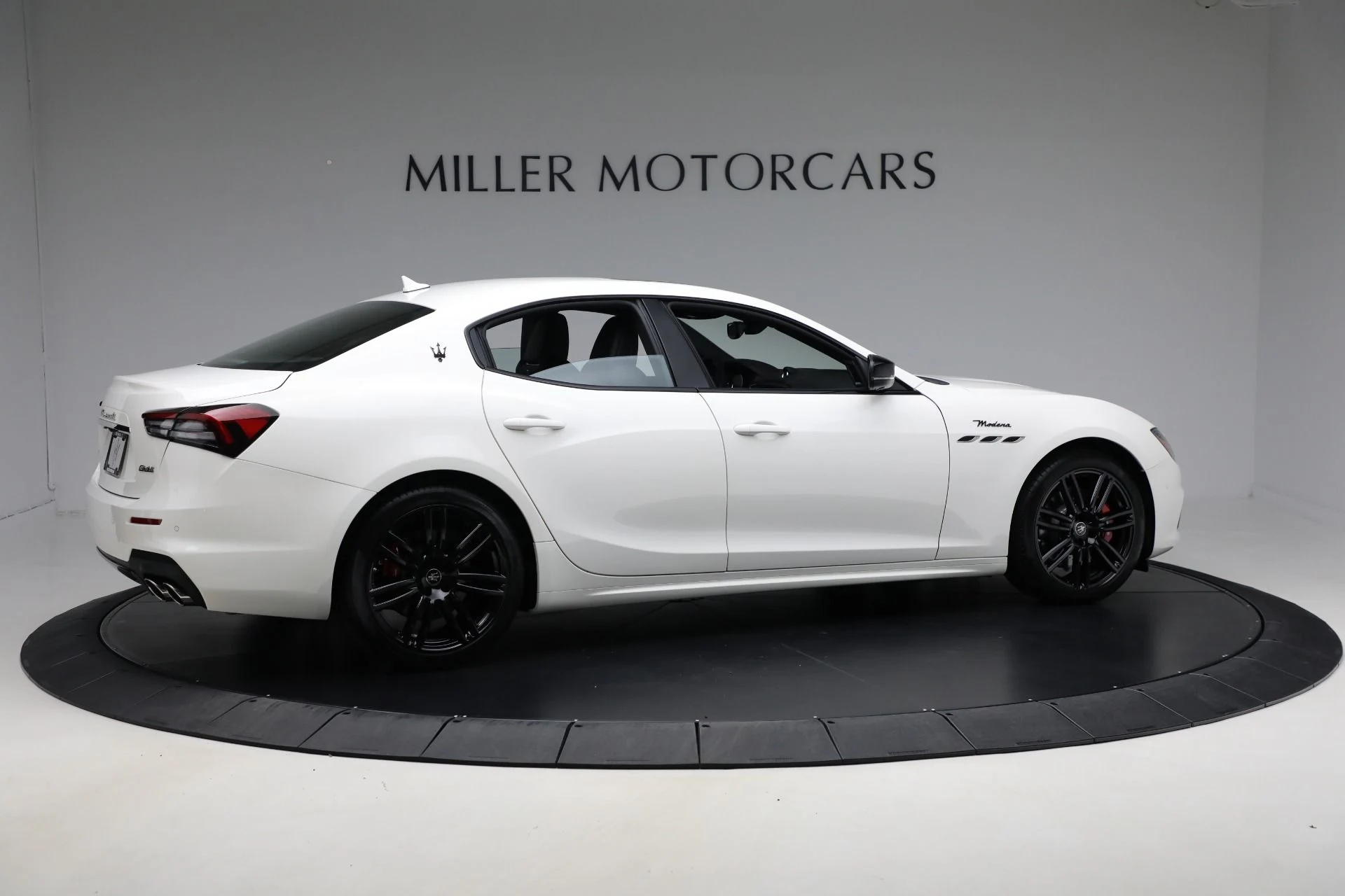 mph007_4214698231_New_2024_Maserati_Ghibli_Modena_Ultima_Q4_8bd46cdc03