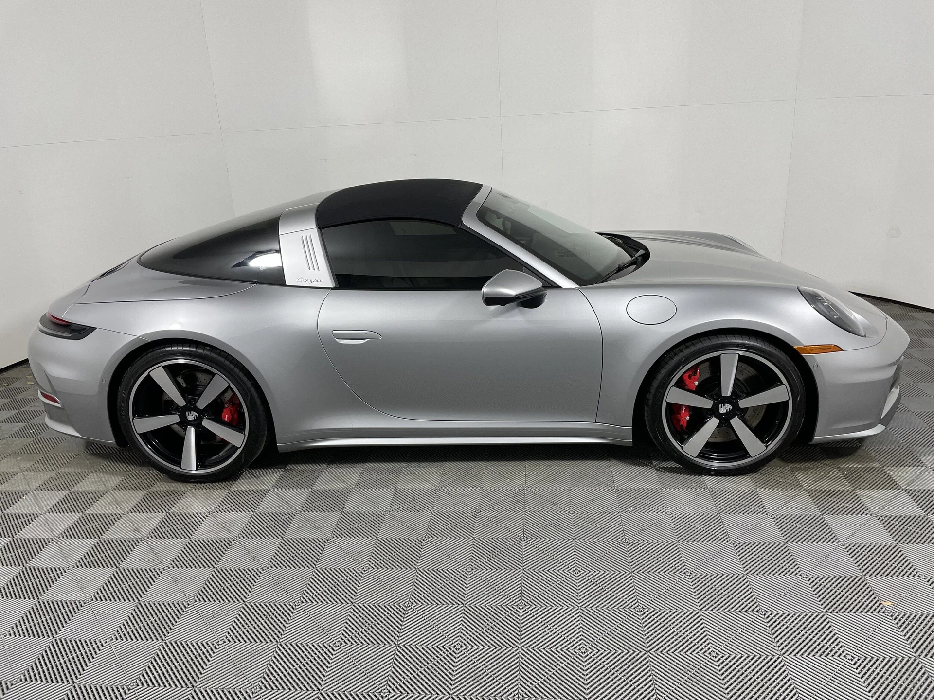 mph007_422200688_0ce7b562a811a6ace9f6a0863d071868x_306f06237e