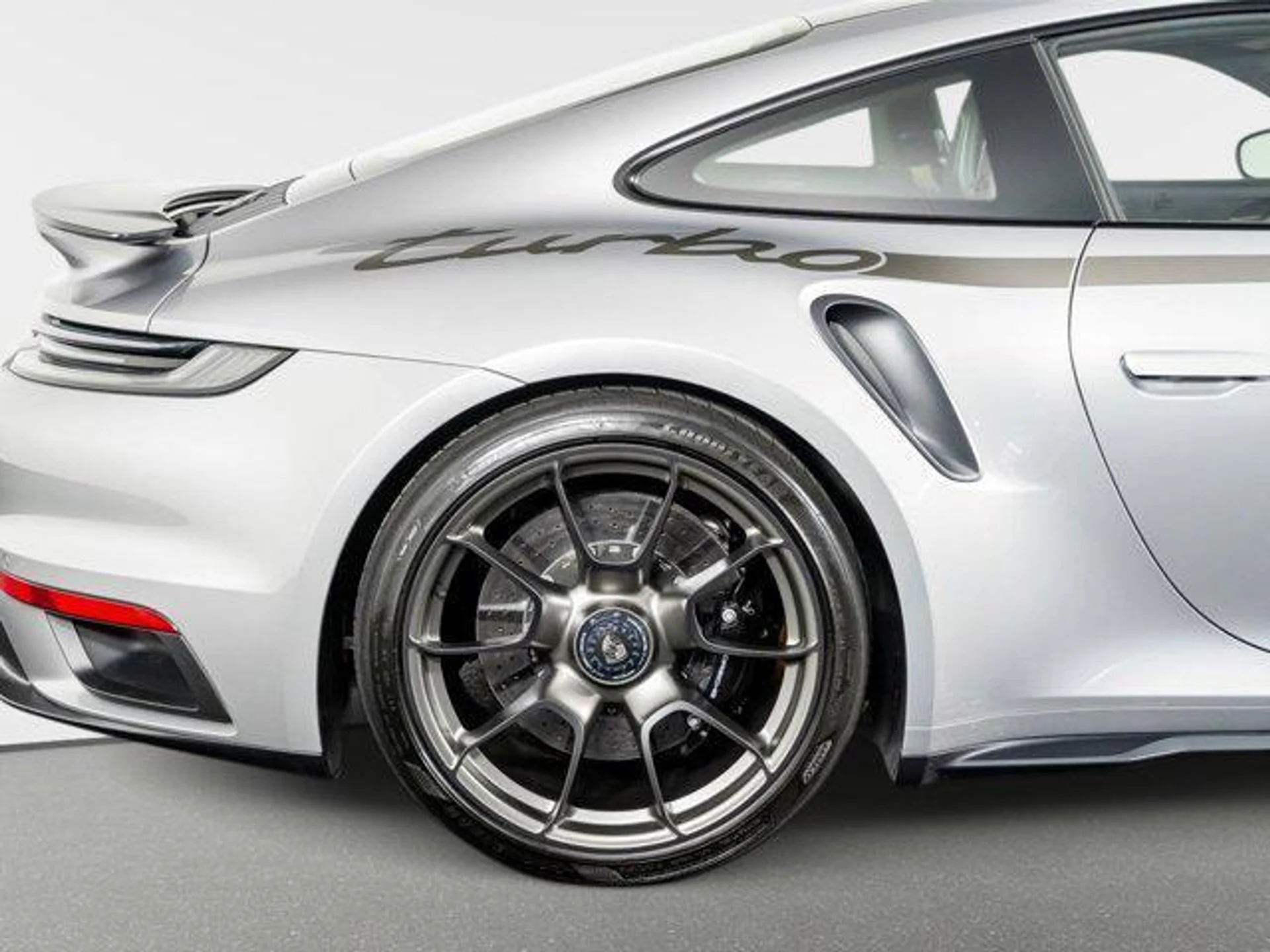 mph007_422583691_Tw_XO_Jev0_Q0_Jk2tsv_A7x826o_Uzr0_bd1e237d20