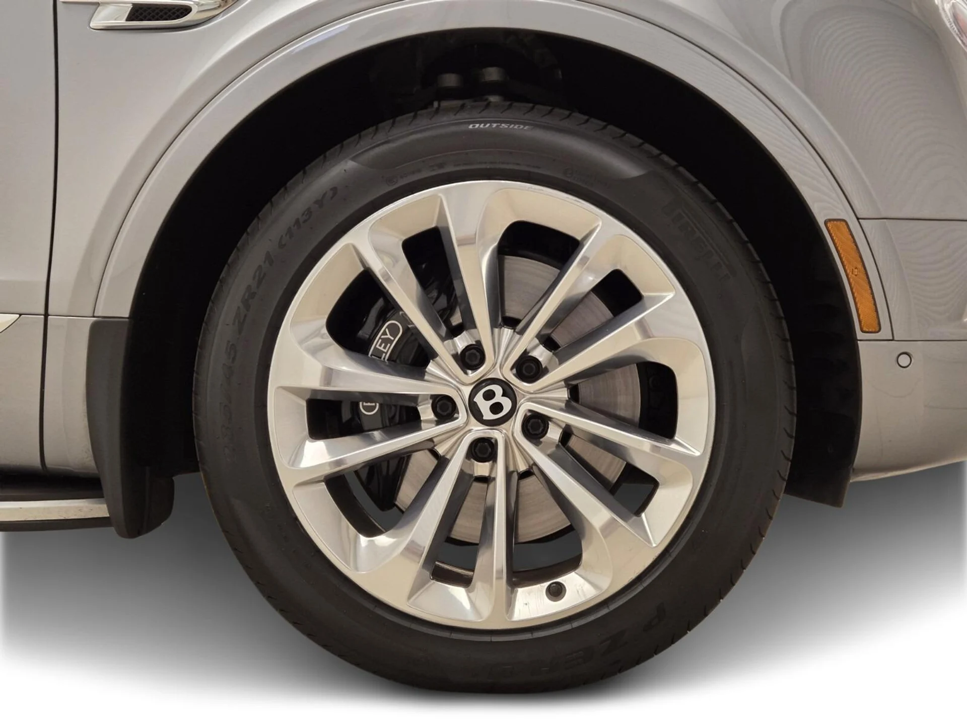 mph007_4231062257_Used_2018_Bentley_Bentayga_1760597615_e41b0e7818