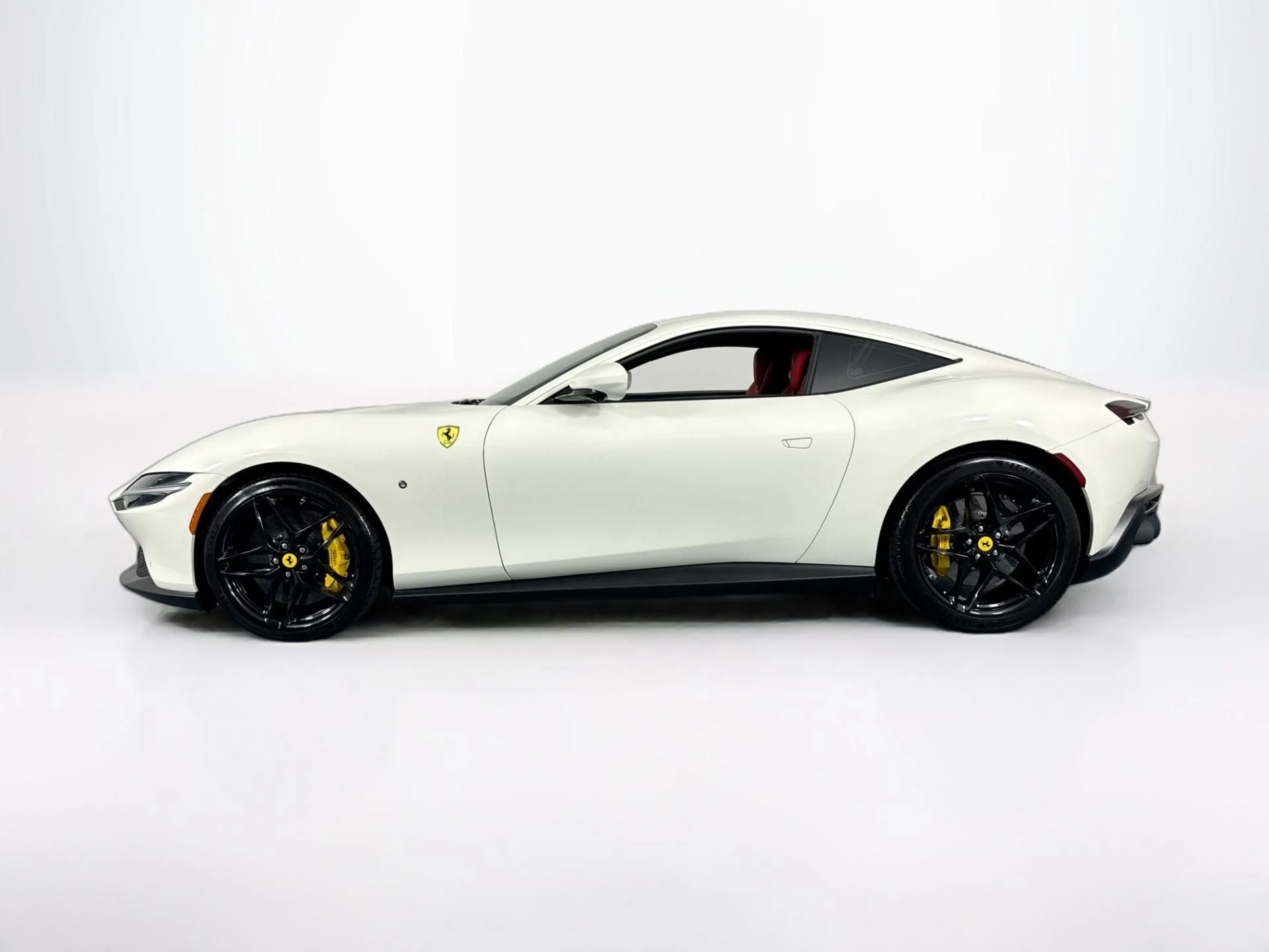 mph007_4246768678_Used_2023_Ferrari_Roma_1784158034_3389aef0ad