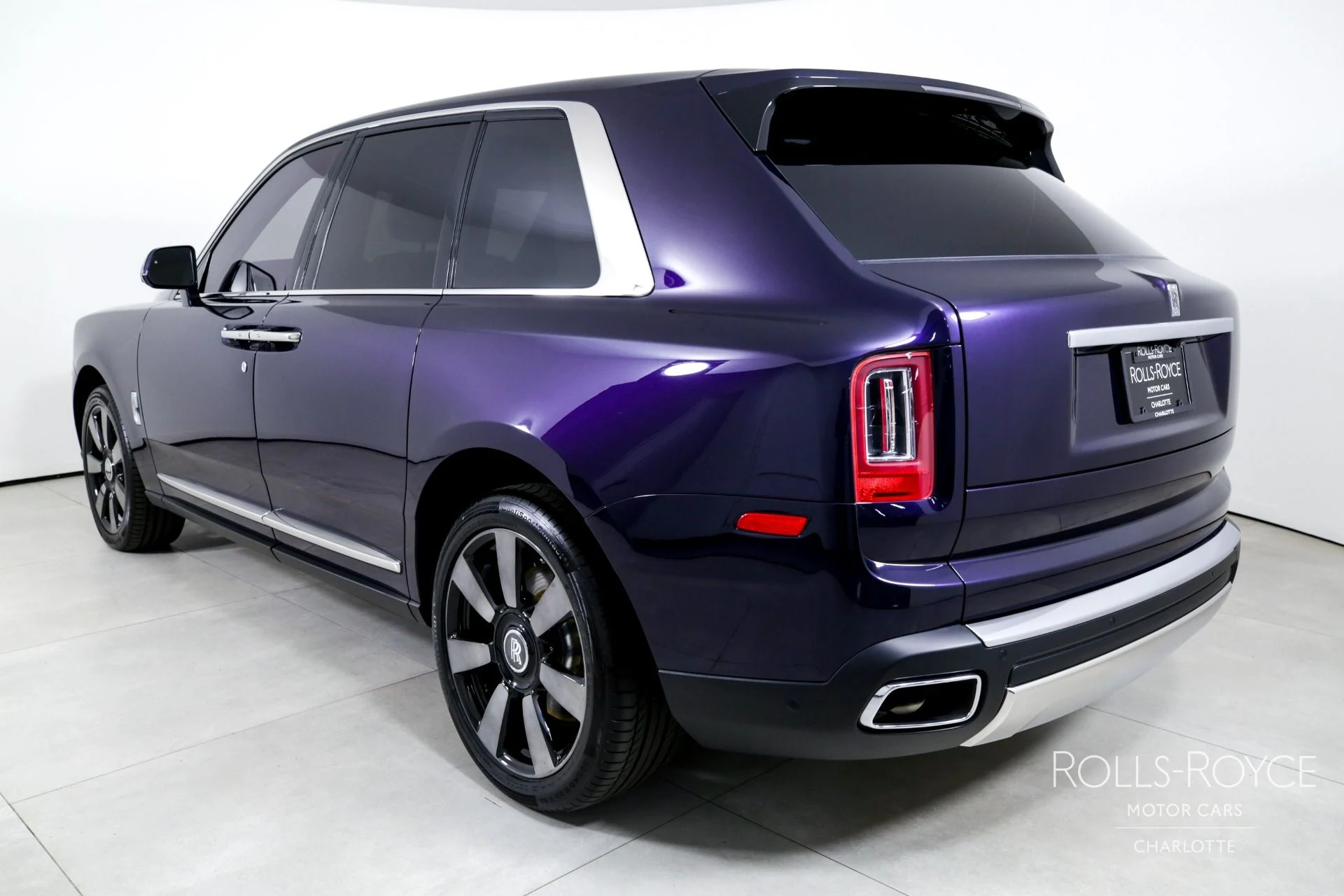 mph007_4248016148_Used_2023_Rolls_Royce_Cullinan_1742248268_e416b7108a