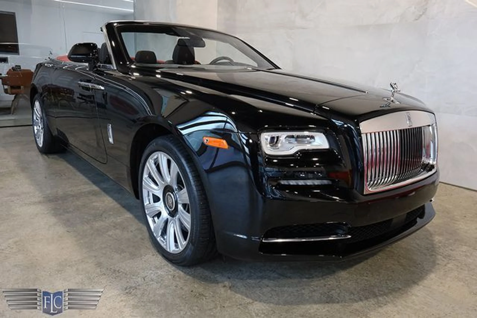 mph007_4251618730_used_2017_rolls_royce_dawn_convertible_9689_23082501_12_640_c6864264db