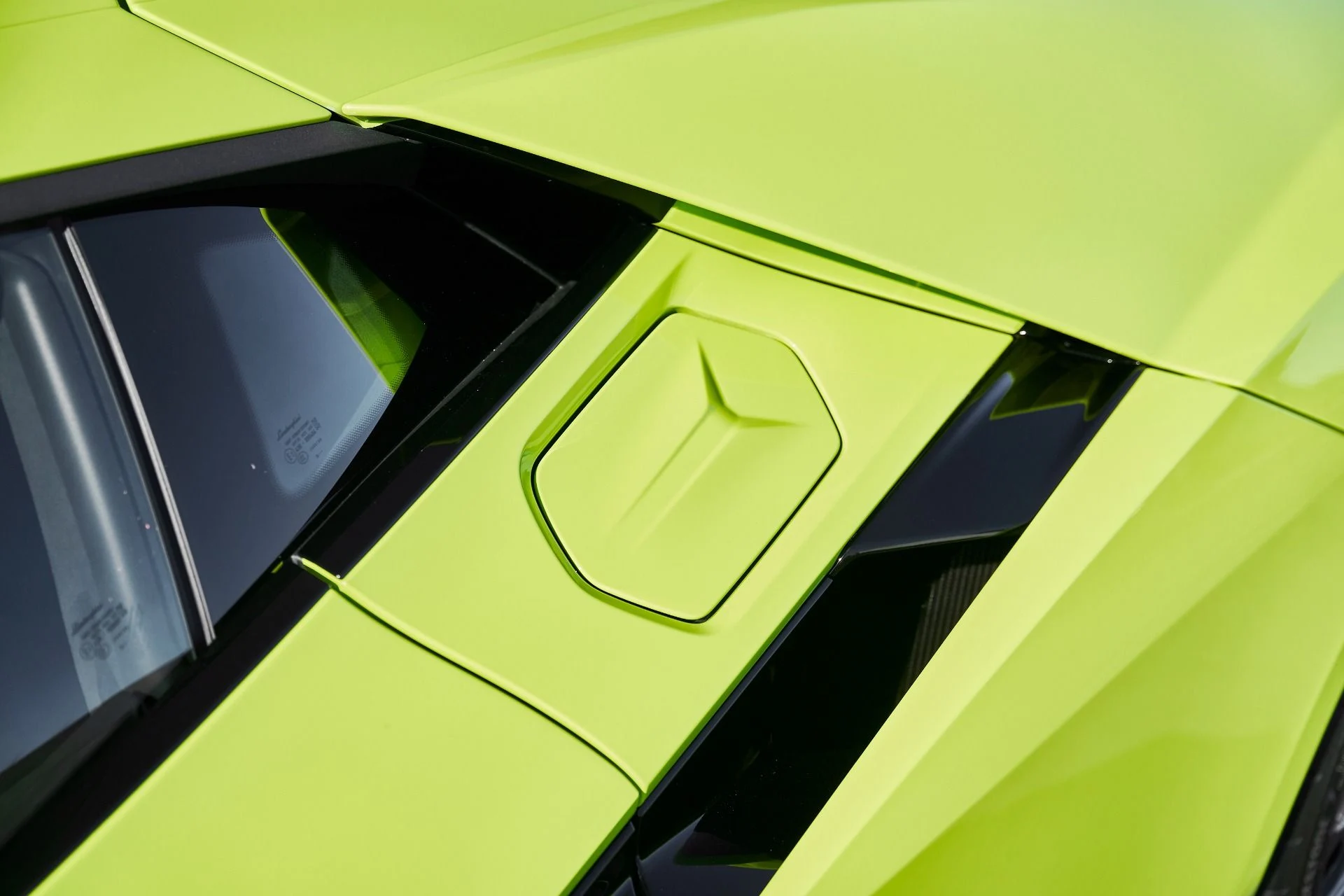 mph007_426187097_Used_2025_Lamborghini_Revuelto_1769824562_e41122c032