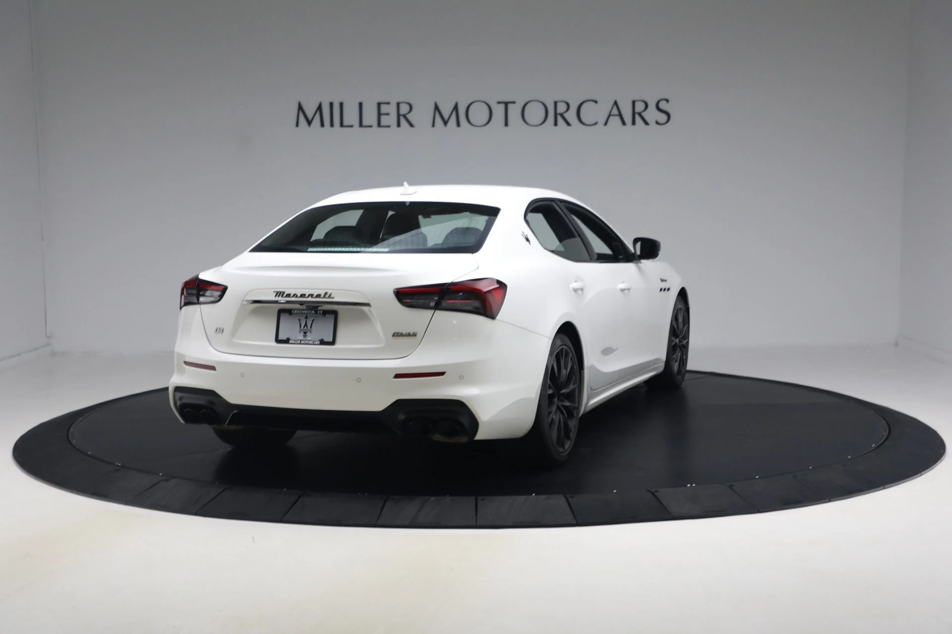 mph007_427479652_Used_2022_Maserati_Ghibli_Modena_Q4_1788557289_618b625229